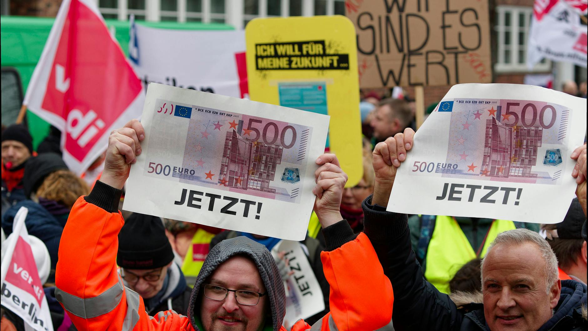 Mindestens 500 Euro mehr Lohn im öffentlichen Dienst, so lautet die Verdi-Forderung. 