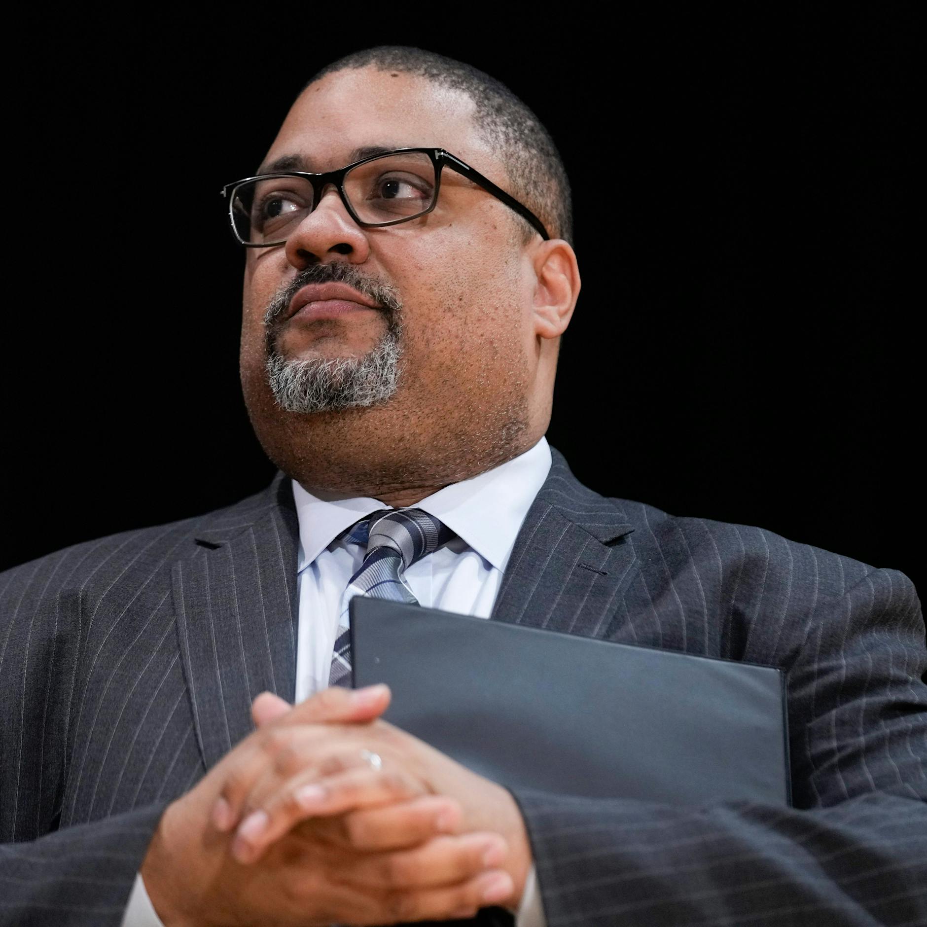 Alvin Bragg: Wer ist der Mann, der Donald Trump vor Gericht stellen will?