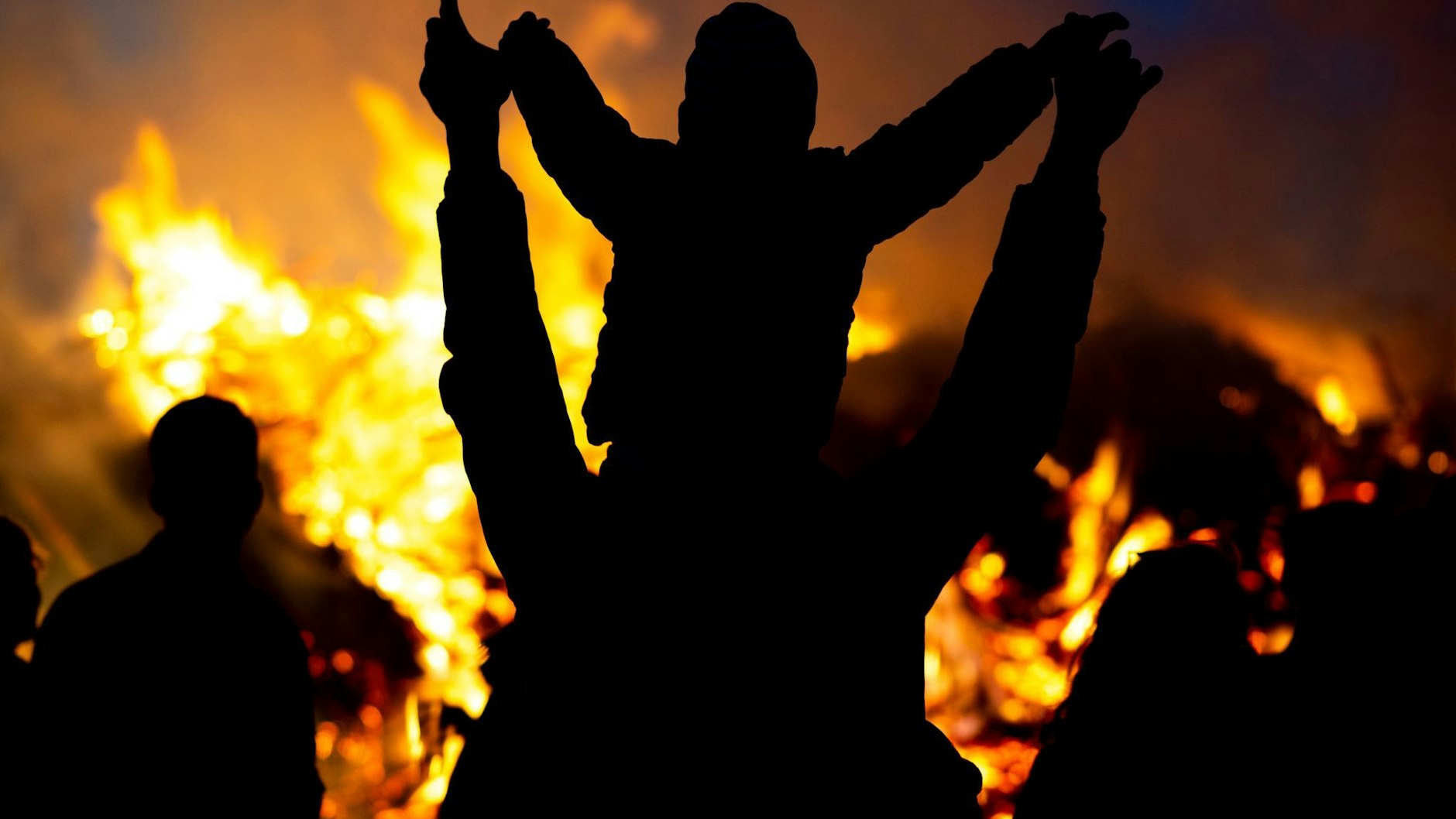 Das traditionelle Osterfeuer ist eine Falle für Insekten und andere Tiere. 