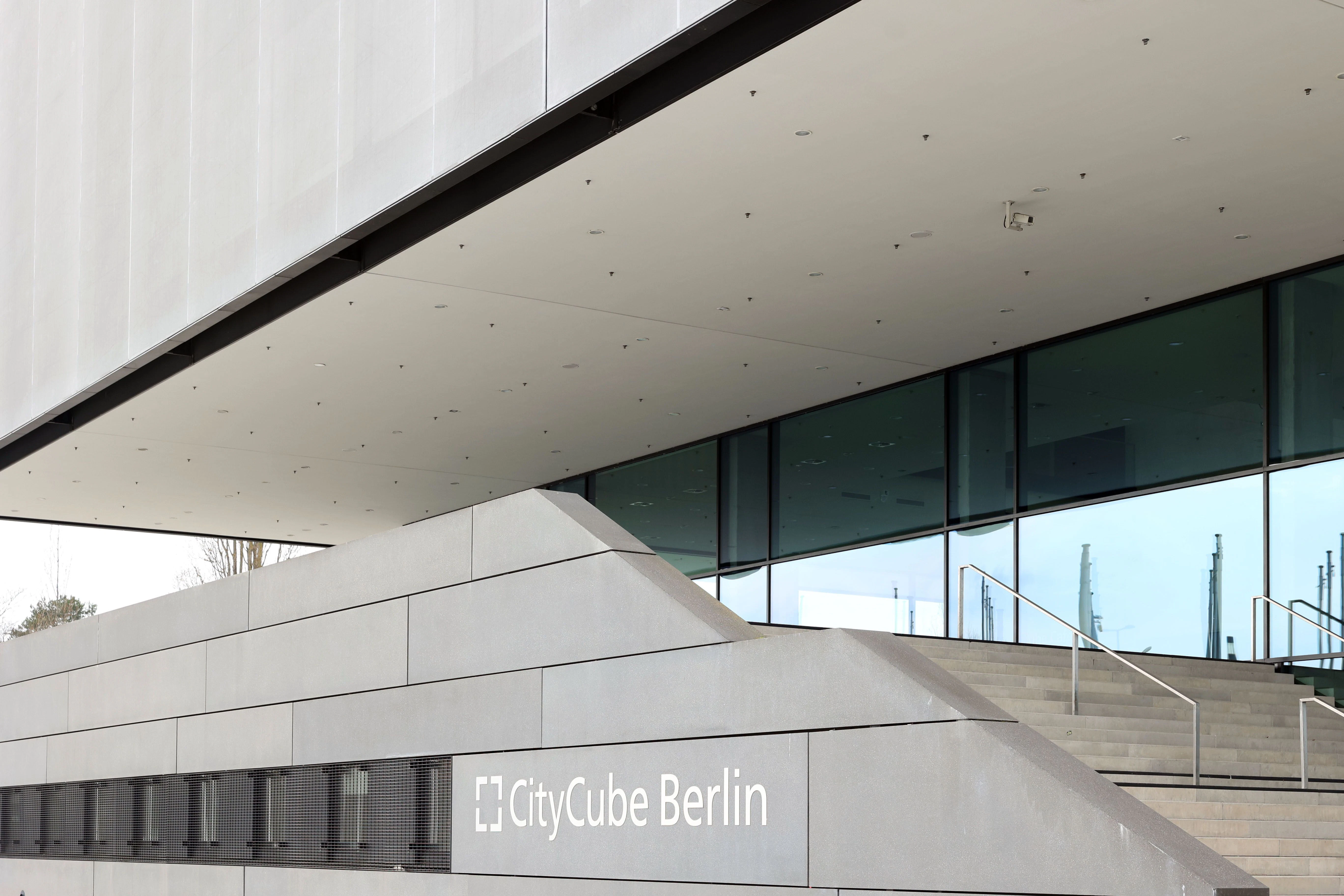 Grau, eintönig, einfallslos: der CityCube, der nicht mal ein richtiger Würfel ist.