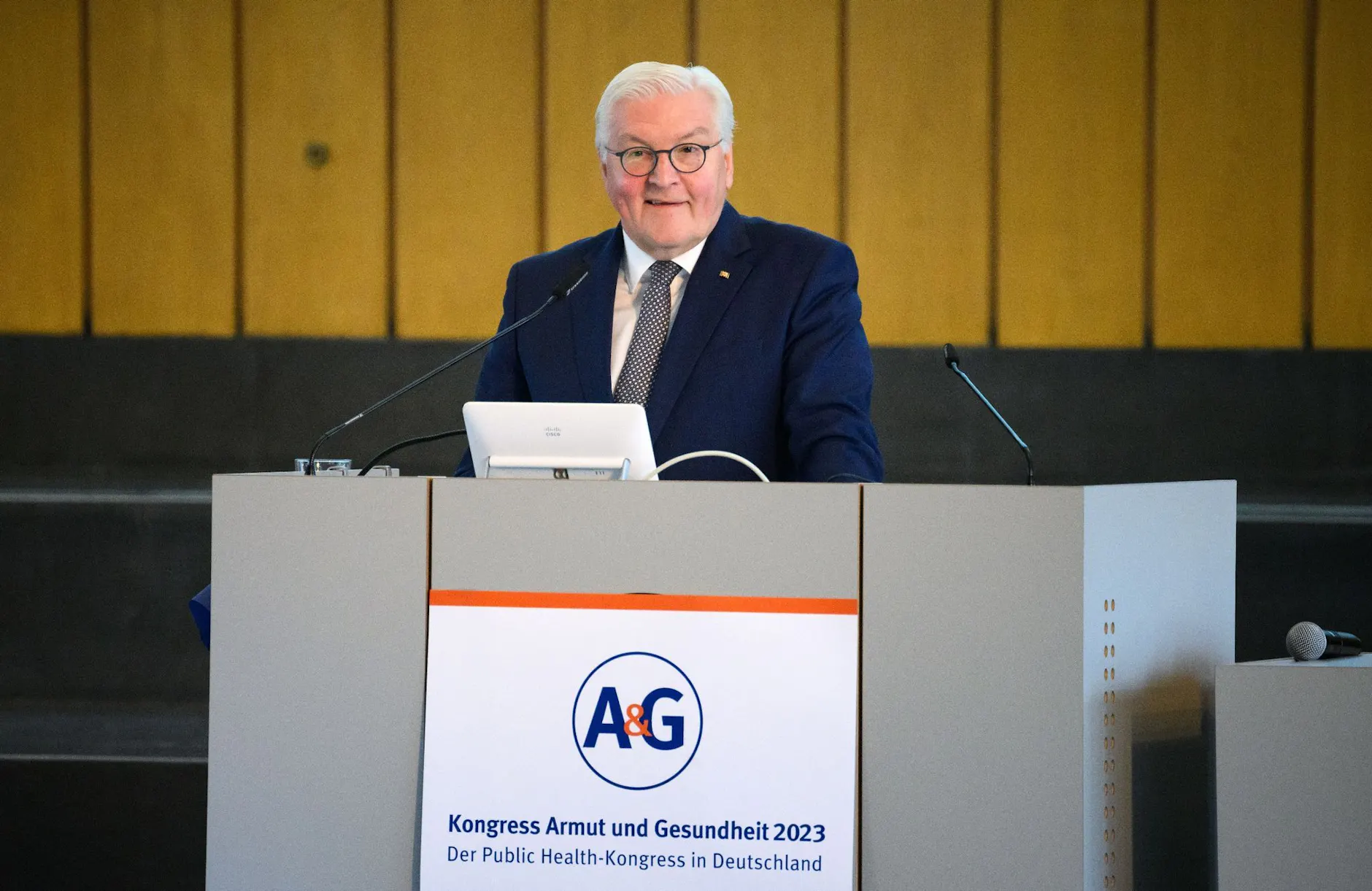 Bundespräsident Frank-Walter Steinmeier spricht beim Kongress Armut und Gesundheit in der Freien Universität Berlin.