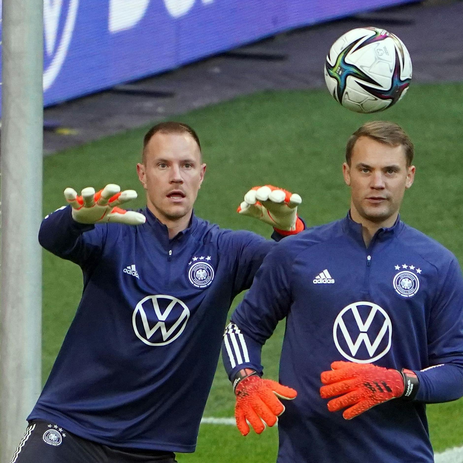 Keine Chance mehr für Manuel Neuer? Bundestrainer Hansi Flick macht ter Stegen zur Nummer 1