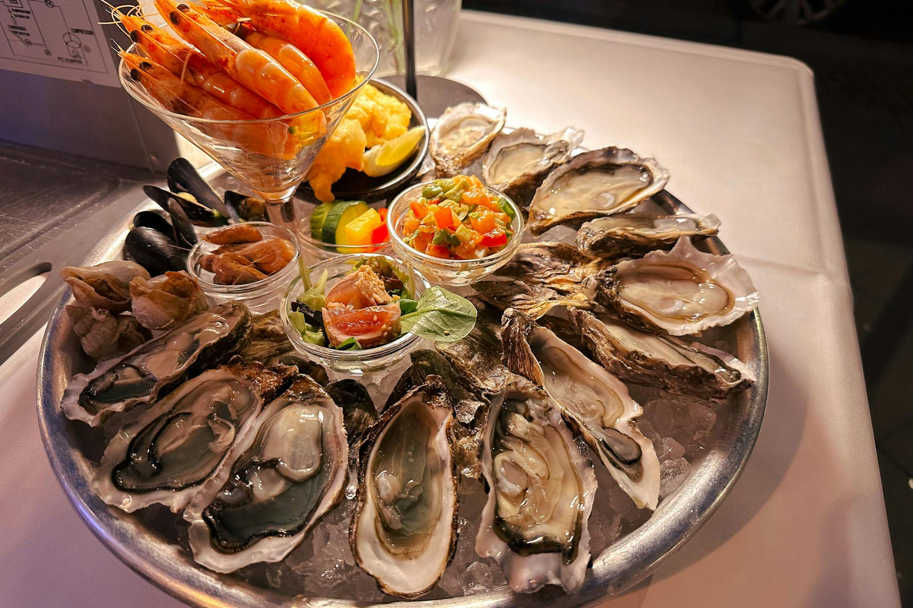 „Plateau De Fruits De Mer“
im Restaurant Volk - kann es besser werden? Wir finden nicht.