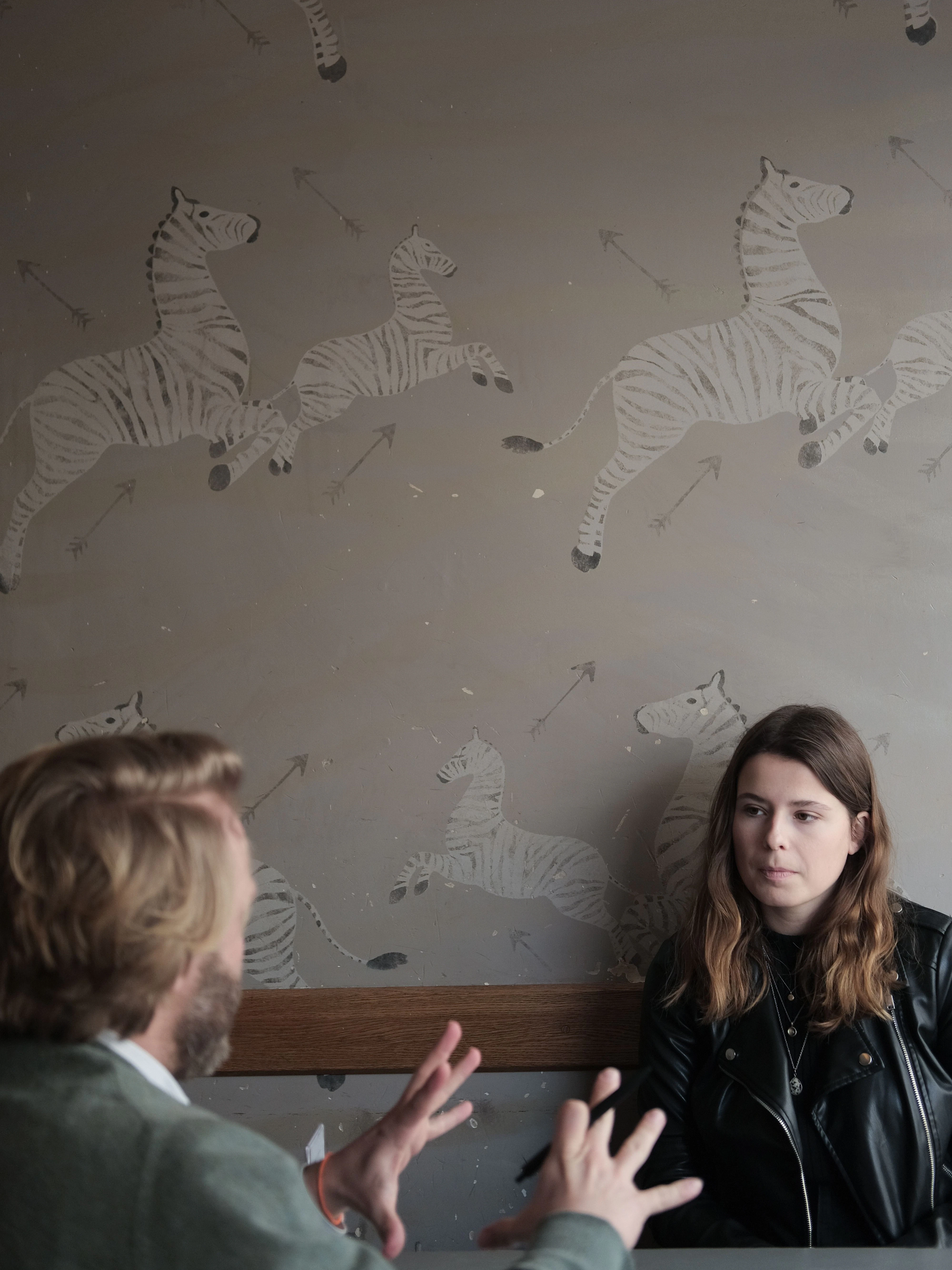 Luisa Neubauer im Gespräch mit Moritz Eichhorn, Politikchef der Berliner Zeitung