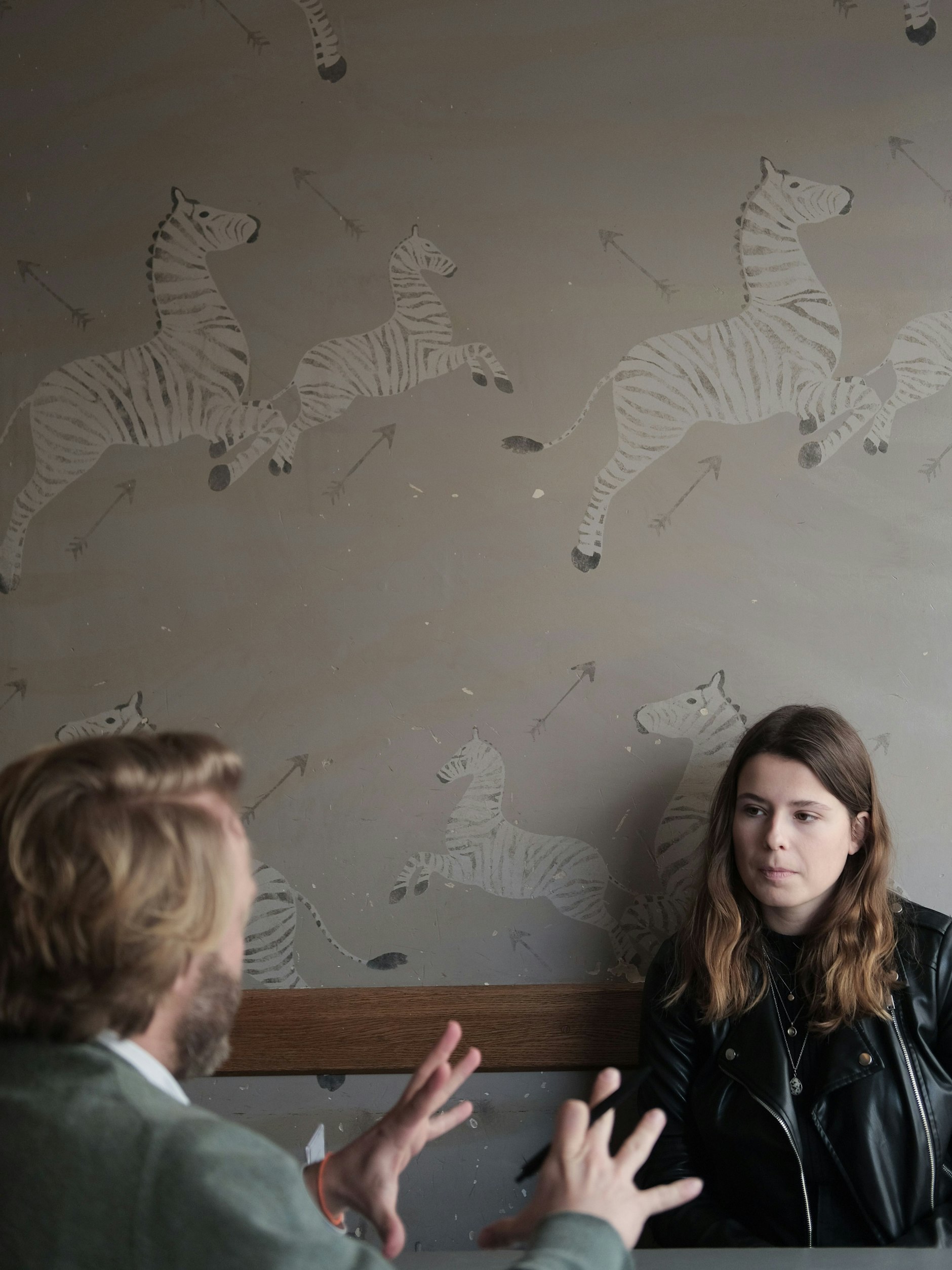 Luisa Neubauer im Gespräch mit Moritz Eichhorn, Politikchef der Berliner Zeitung