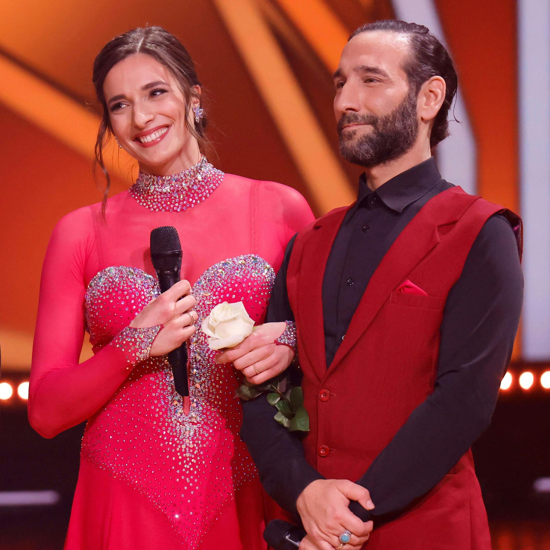 Sally Özcan und Massimo Sinato scheiden in Show fünf aus.