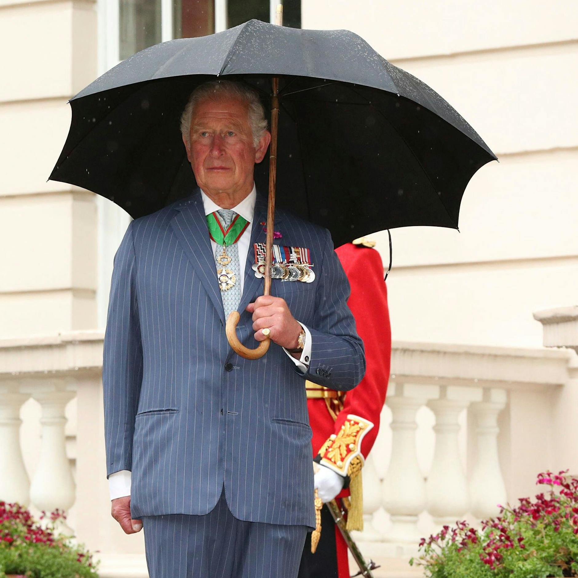 Eine Berliner Britin will den König stürzen: „Es nervt mich so sehr, wie die Deutschen die königliche Familie lieben!“