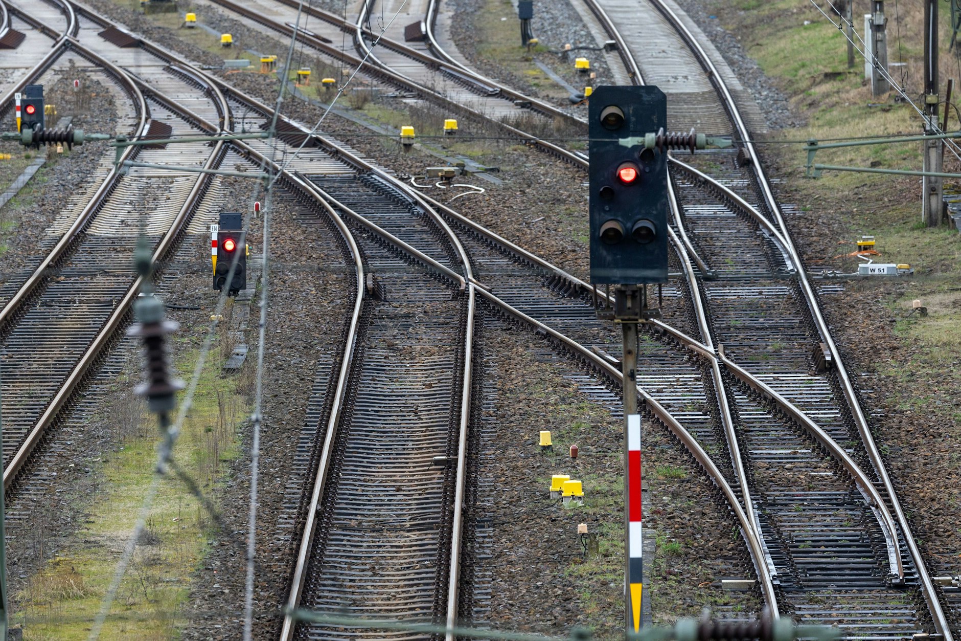 In Berlin und Brandenburg fahren am Montag keine Regionalzüge und S-Bahnen. 