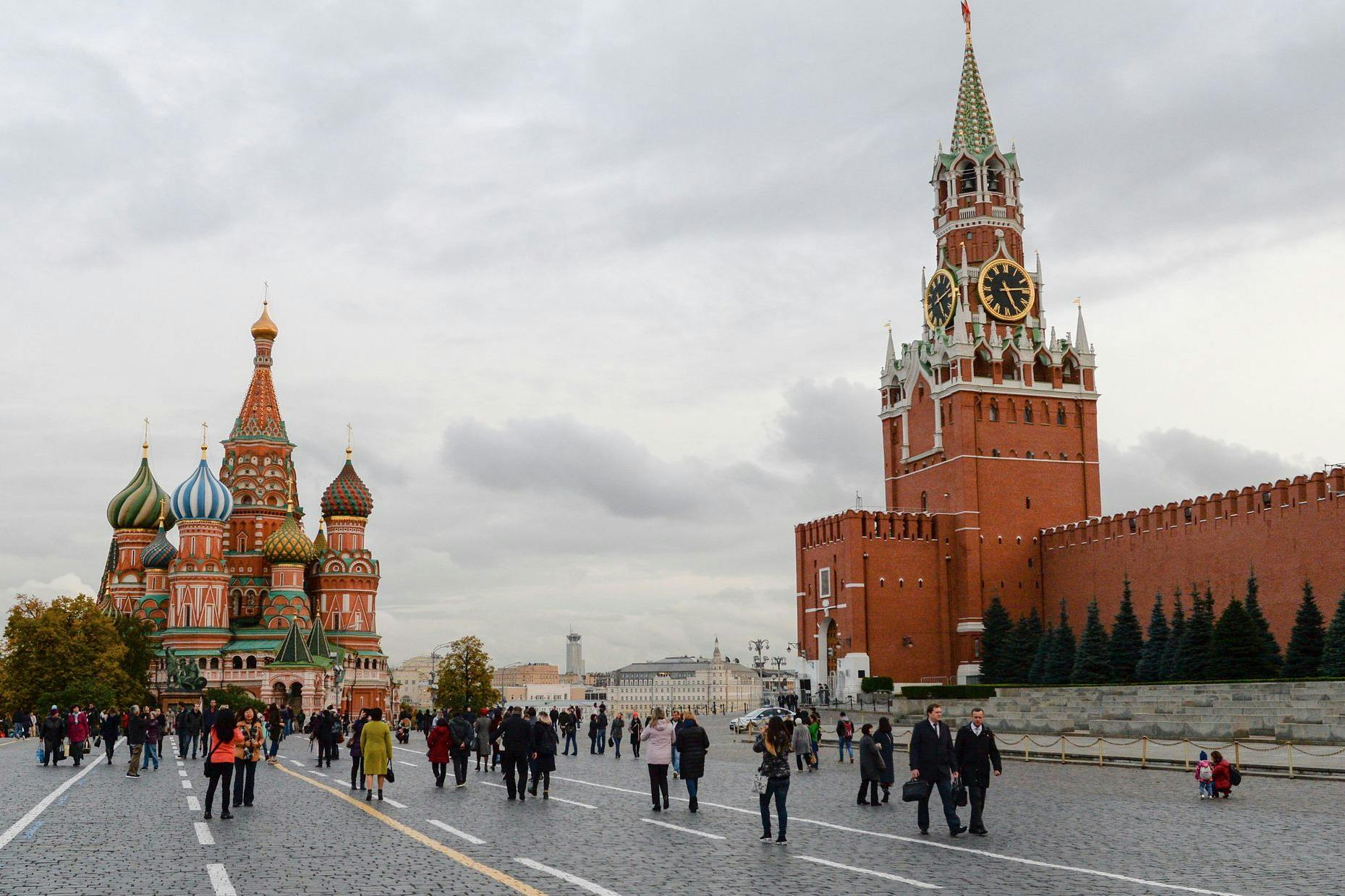 Blick auf den Roten Platz und den Kreml in Moskau.
