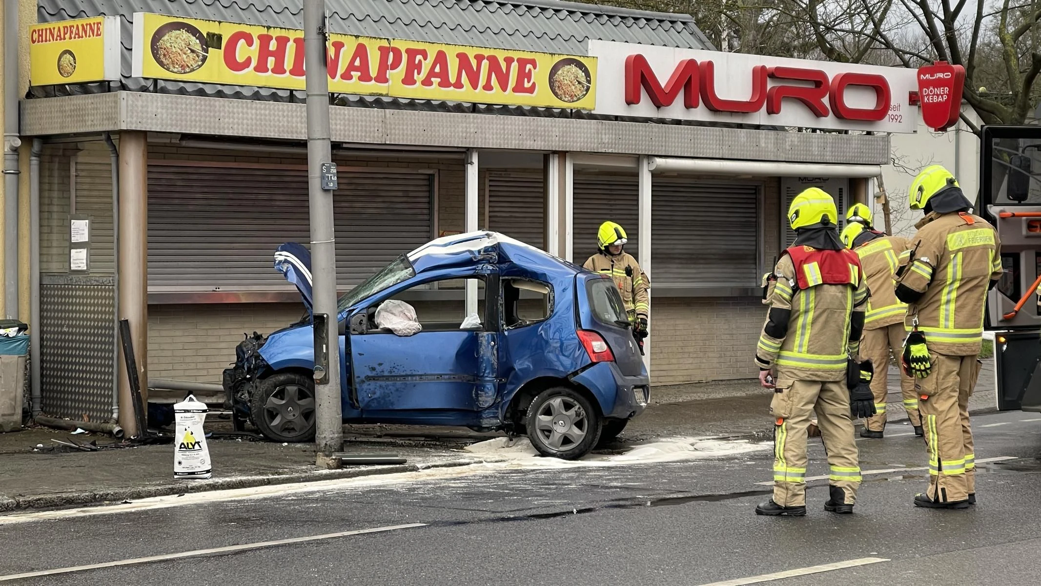 Der Twingo wurde komplett zerstört.