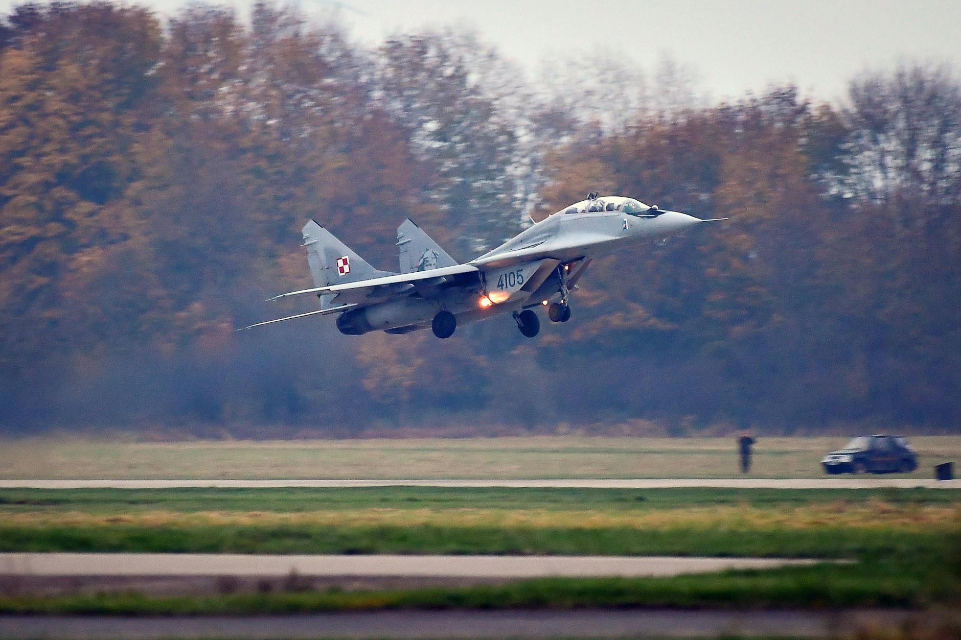 Ein MiG-29-Kampfjet aus Polen. Die polnische Regierung hat angekündigt, Kampfjets dieser Art an die Ukraine zu liefern.