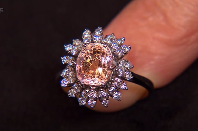 Dieser tolle Ring steht bei „Bares für Rares“ zum Verkauf.