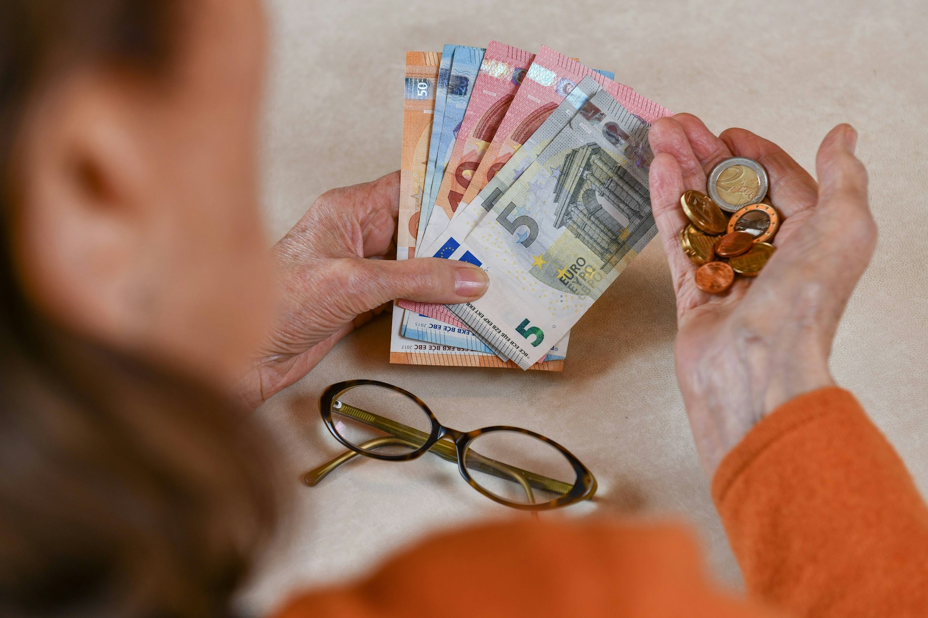 Mit der Pauschale wollte der Staat die Folgen des starken Anstiegs der Energiekosten für Rentner etwas abmildern (Symbolfoto).