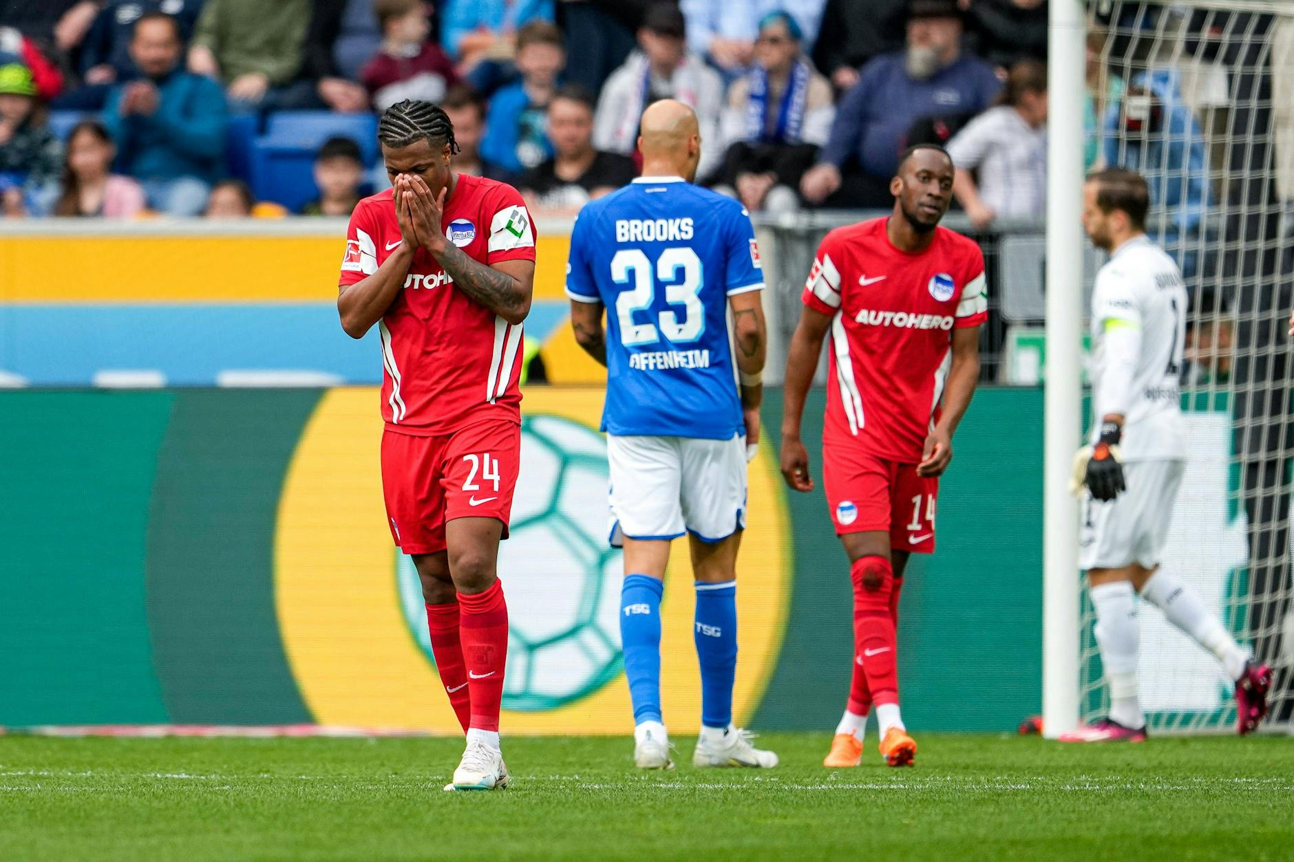 Jessic Ngankam und Dodi Lukebakio sind gefrustet: Die dritte Pleite für Hertha BSC in roten Trikots beim 1:3 in Hoffenheim.