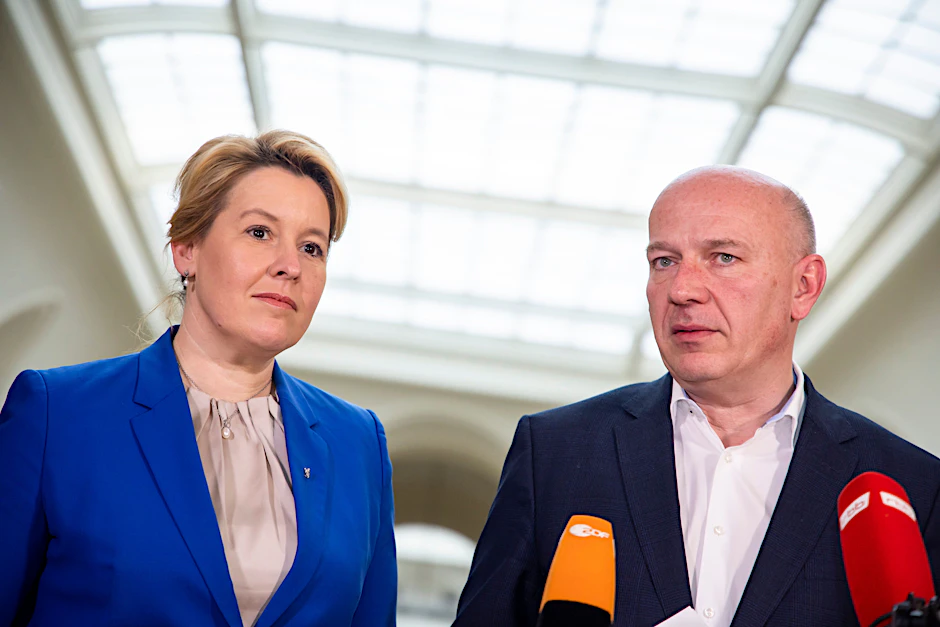 Franziska Giffey und Kai Wegner am Freitag nach einer Runde der Koalitionsverhandlungen im Berliner Abgeordnetenhaus