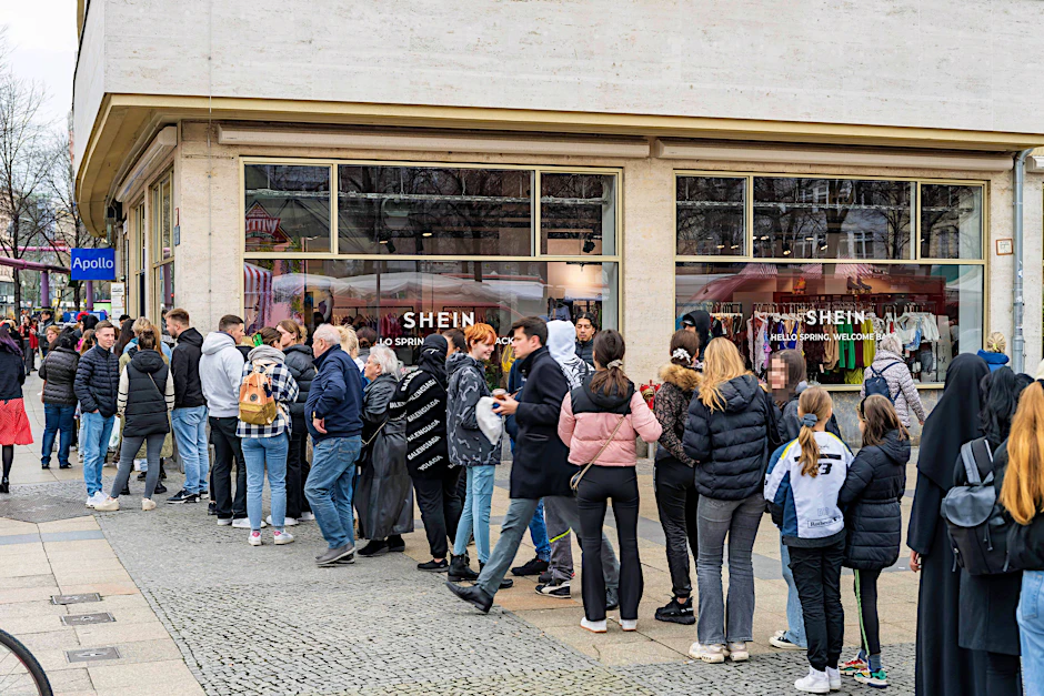 Fast kein Durchkommen mehr: Der Andrang ist groß am Freitag zur Pop-Up-Eröffnung.