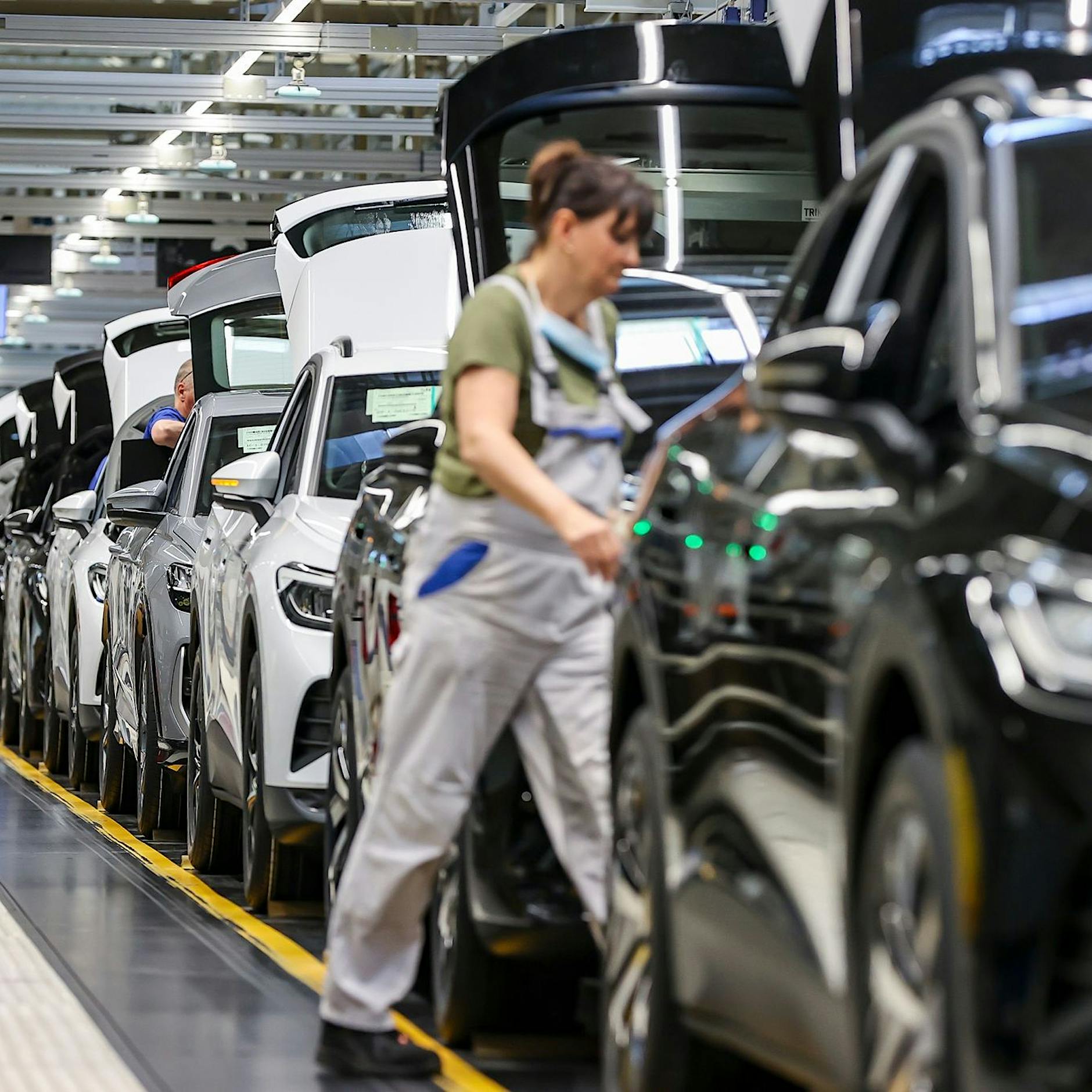 Produktion und Exporte von Elektro-Autos wachsen kräftig