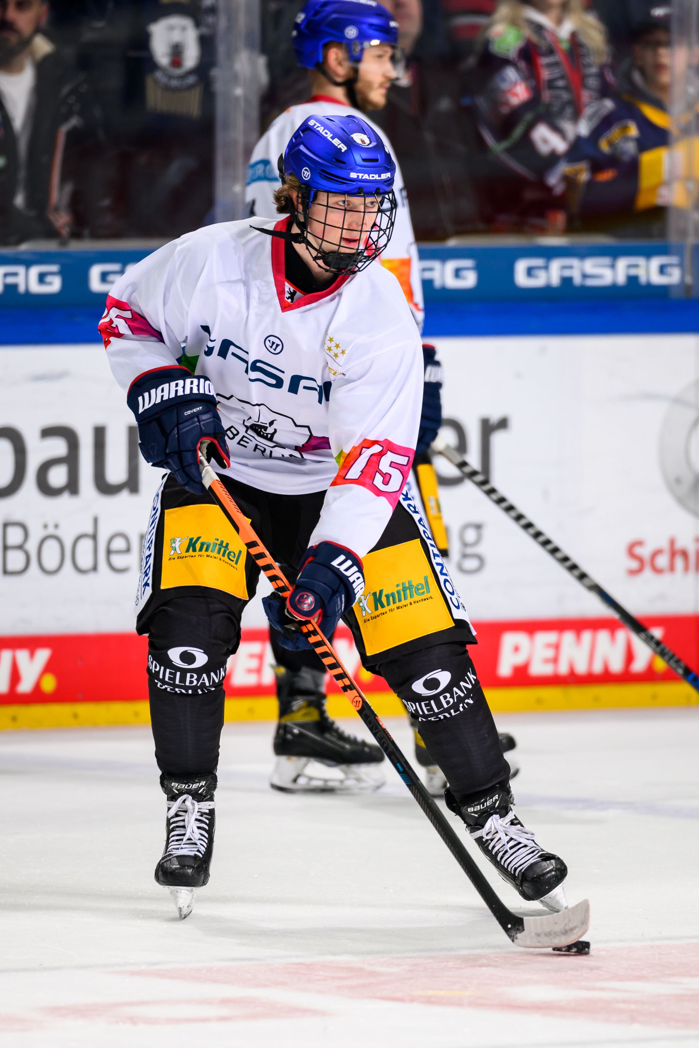 Image - Eisbären-Jungstar Norwin packt die Maske erst nach der WM weg