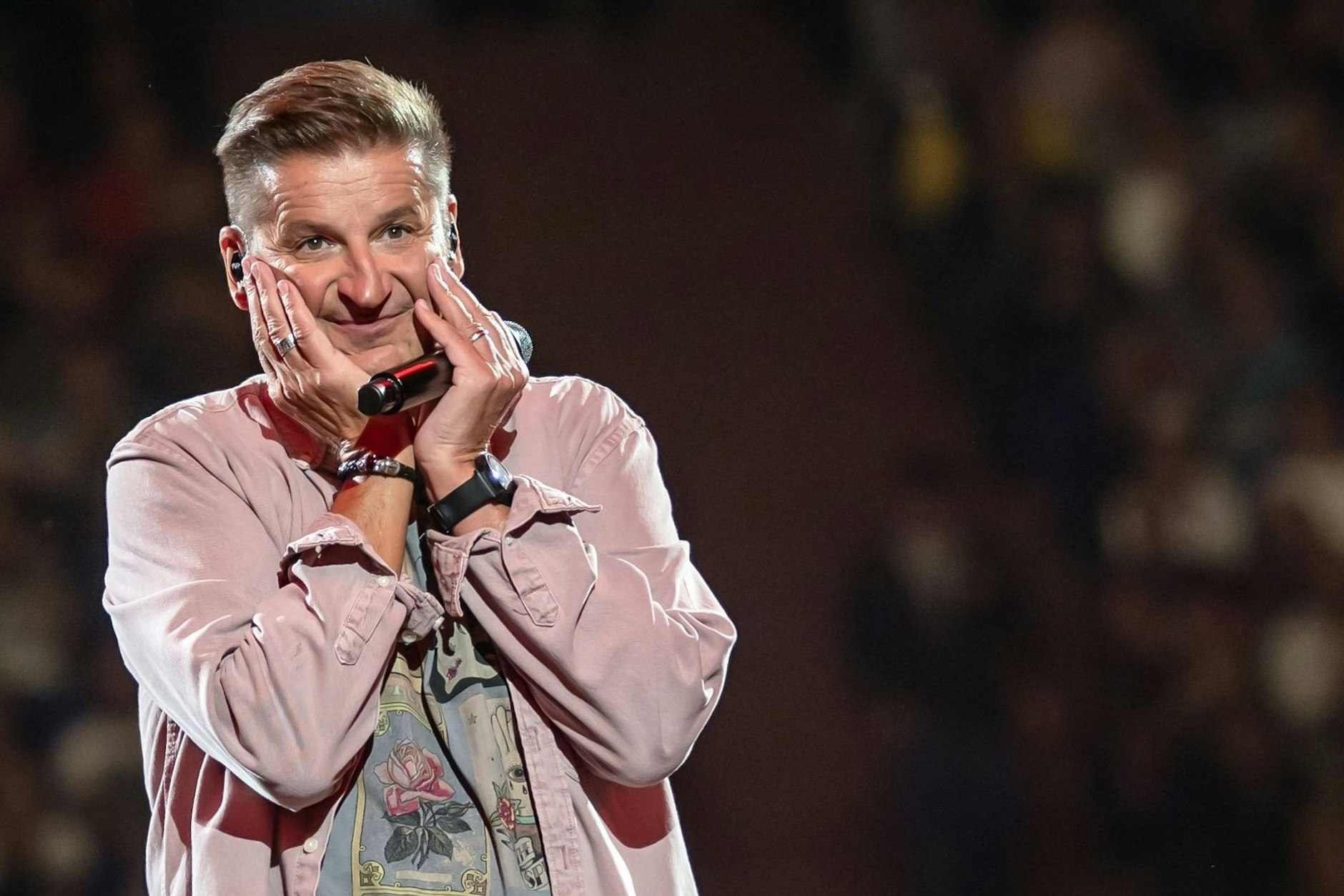 Hartmut Engler ist der Frontmann der Band PUR. Bei Verstehen Sie Spaß? wird er nun gehörig auf die Schippe genommen.