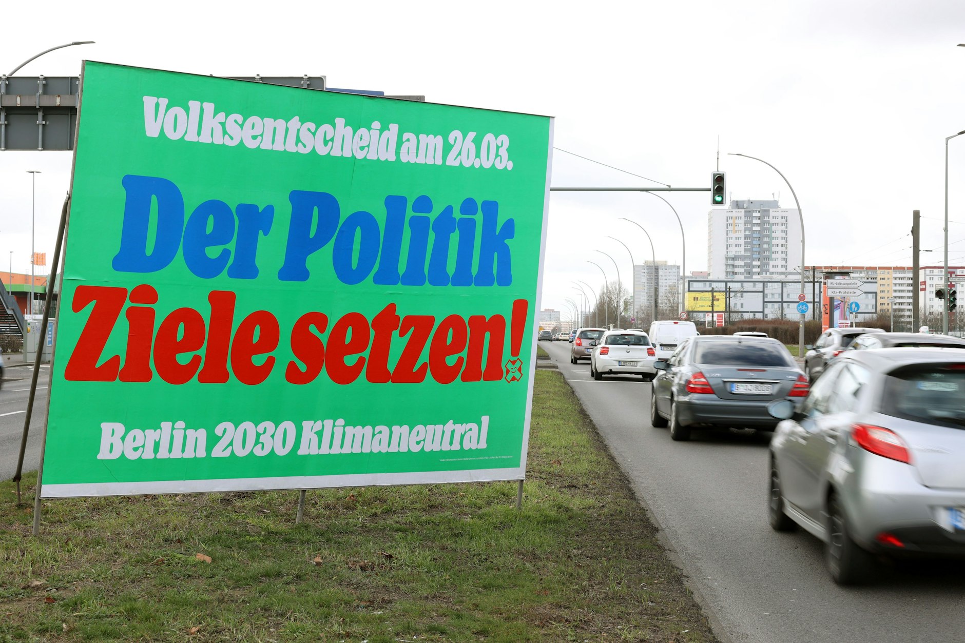 Verbrenner gegen Traumtänzerei: Der Volksentscheid ist moralische Erpressung.