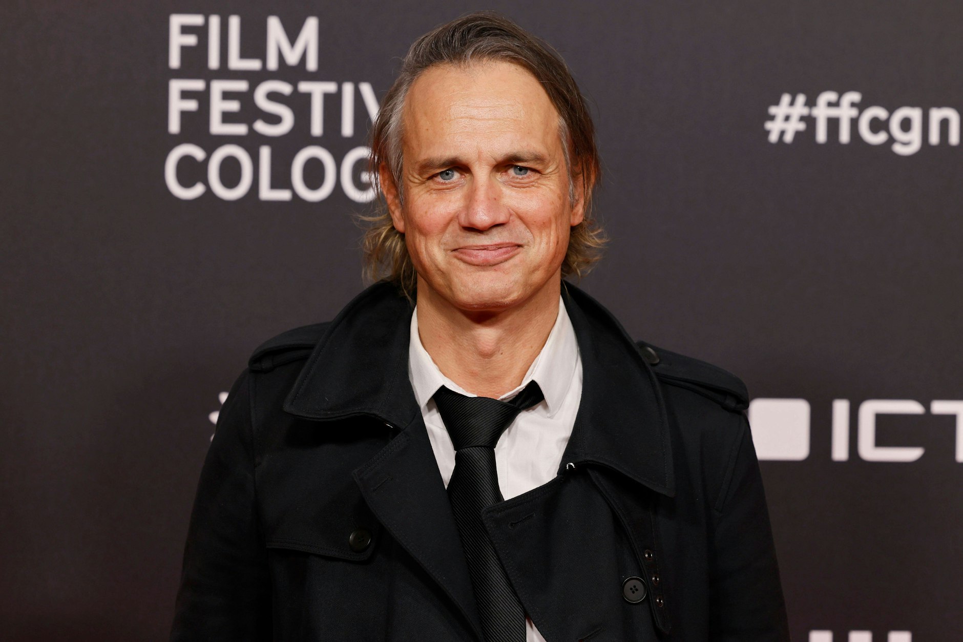 Ralf Bauer ist wieder glücklich verliebt.