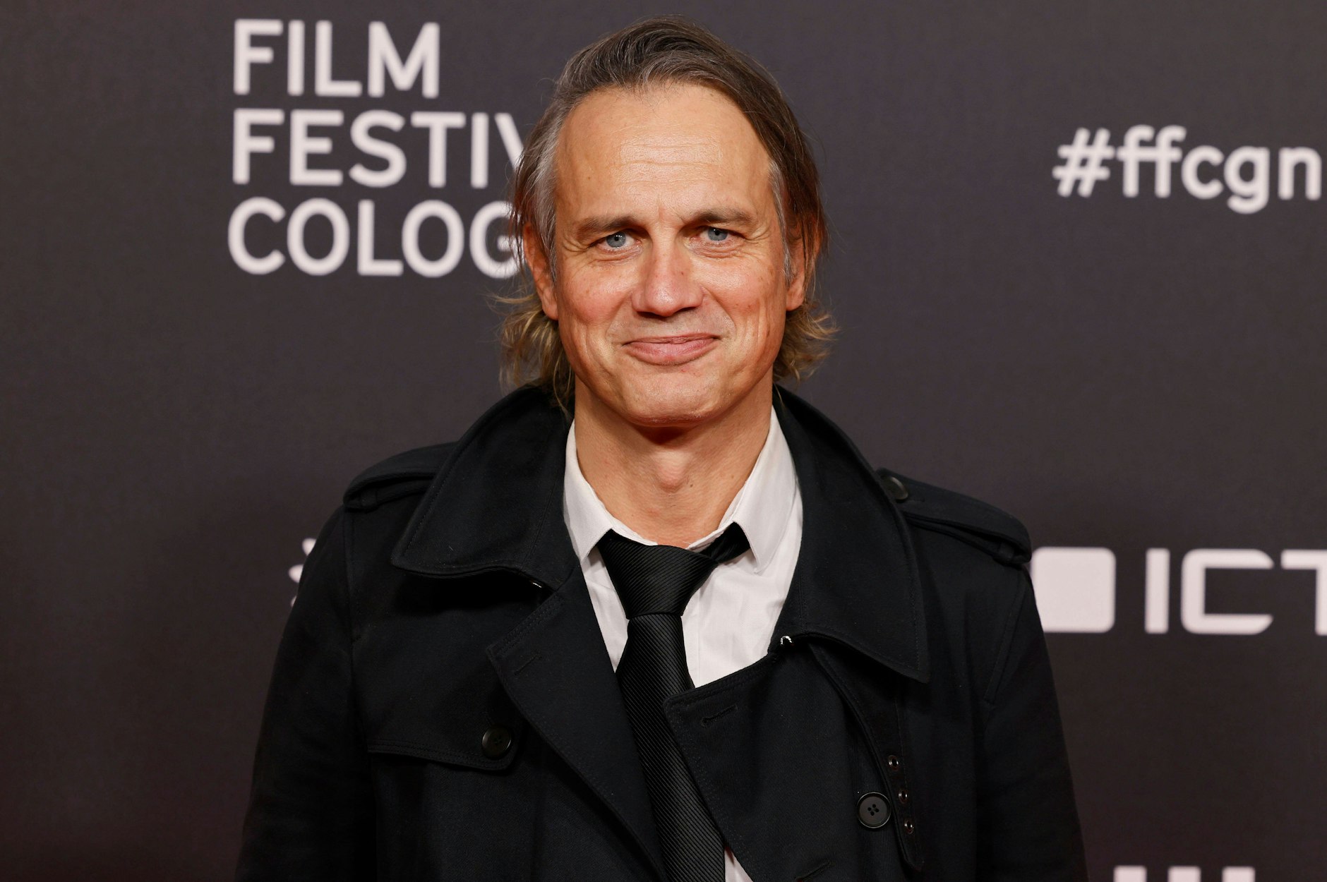 Actor Ralph Bauer Exklusivmeldung! Schauspieler Ralf Bauer total verliebt – wer ist die ...