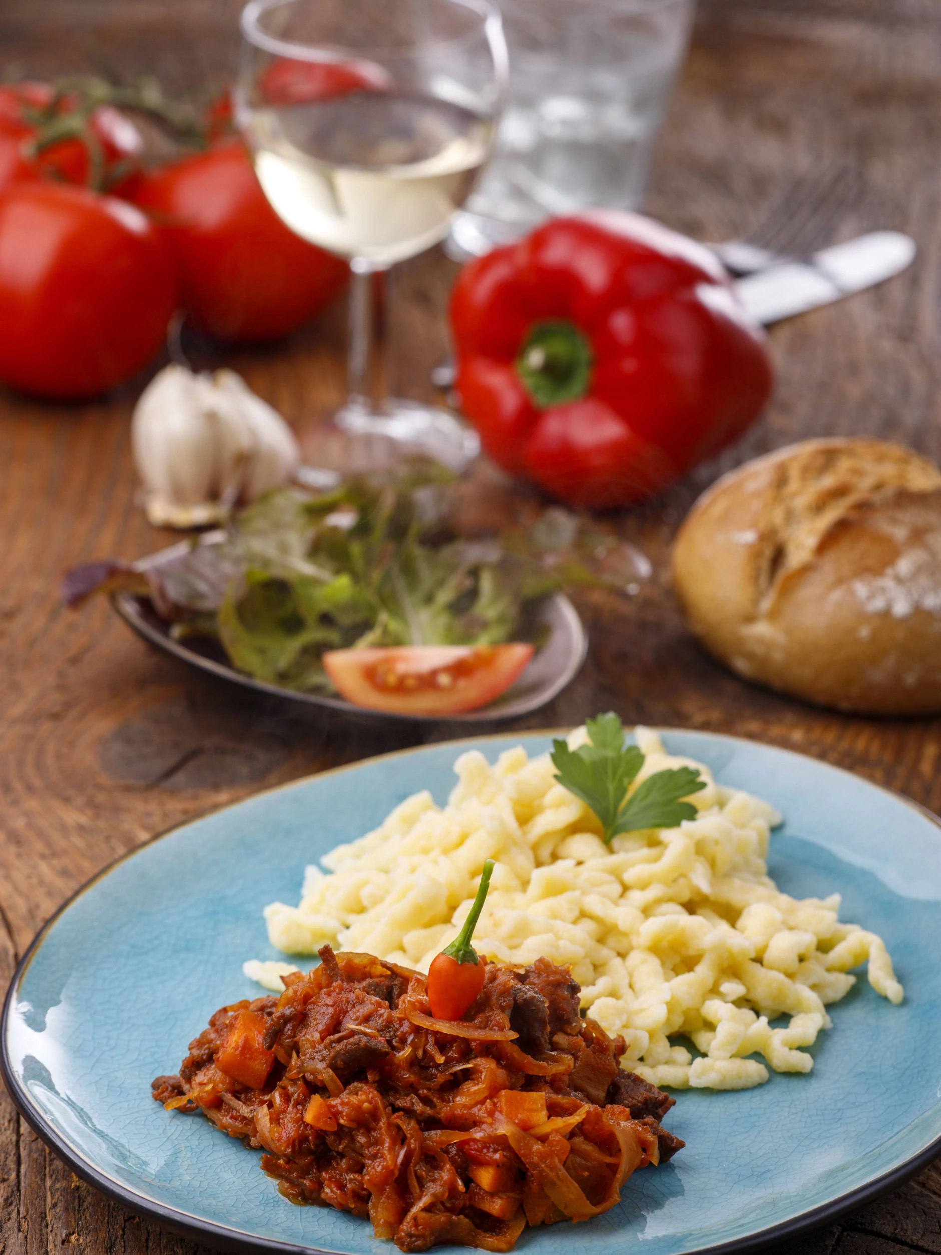 Einfach lecker: Mit diesem Rezept für Szegediner Gulasch verwöhnen Sie Ihre ganze Familie!