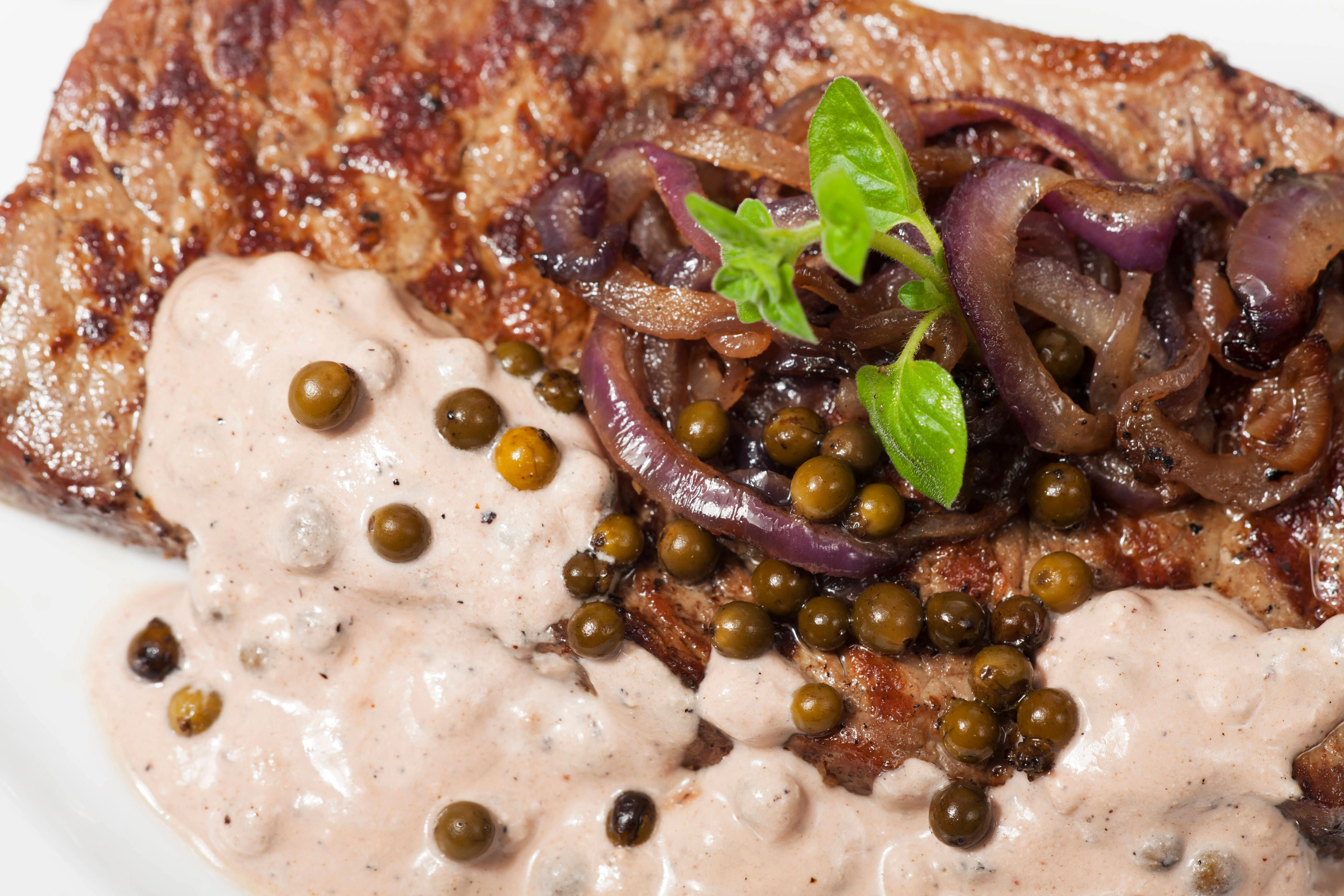 Steak mit Pfeffersoße