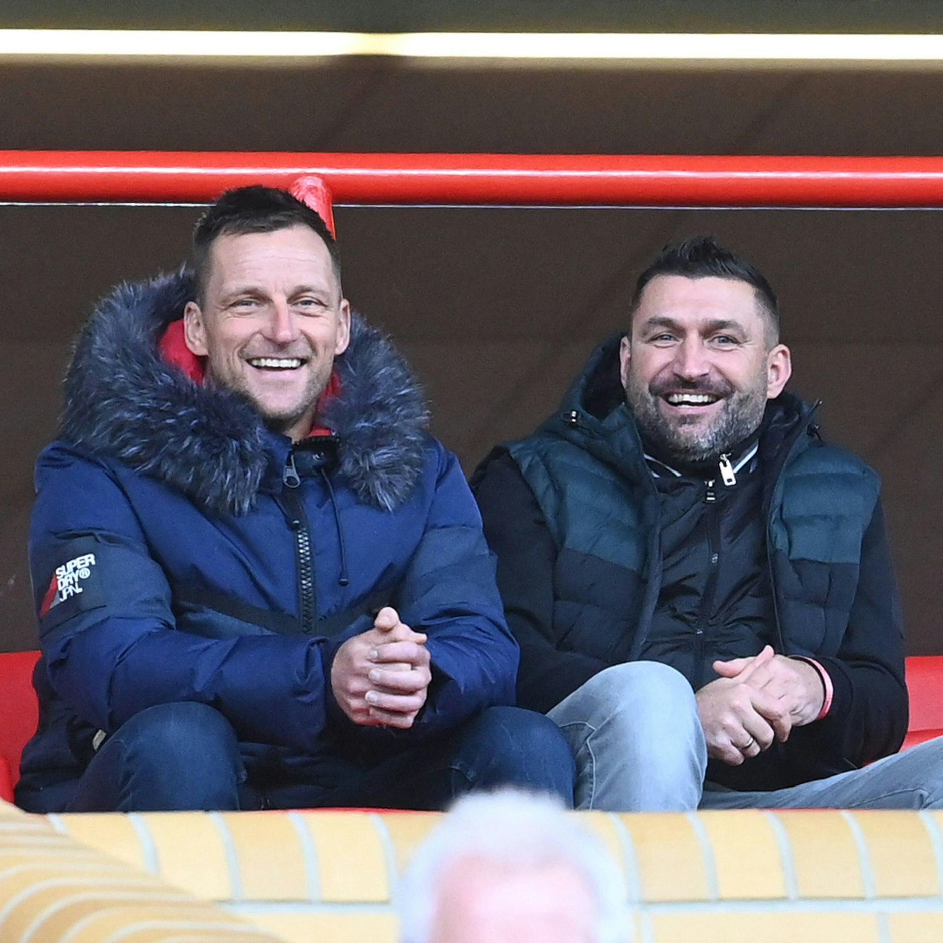 Ronny Nikol – hier zusammen mit der eisernen Legende Torsten Mattuschka – ist noch immer regelmäßig bei Spielen des 1. FC Union in der Alten Försterei.