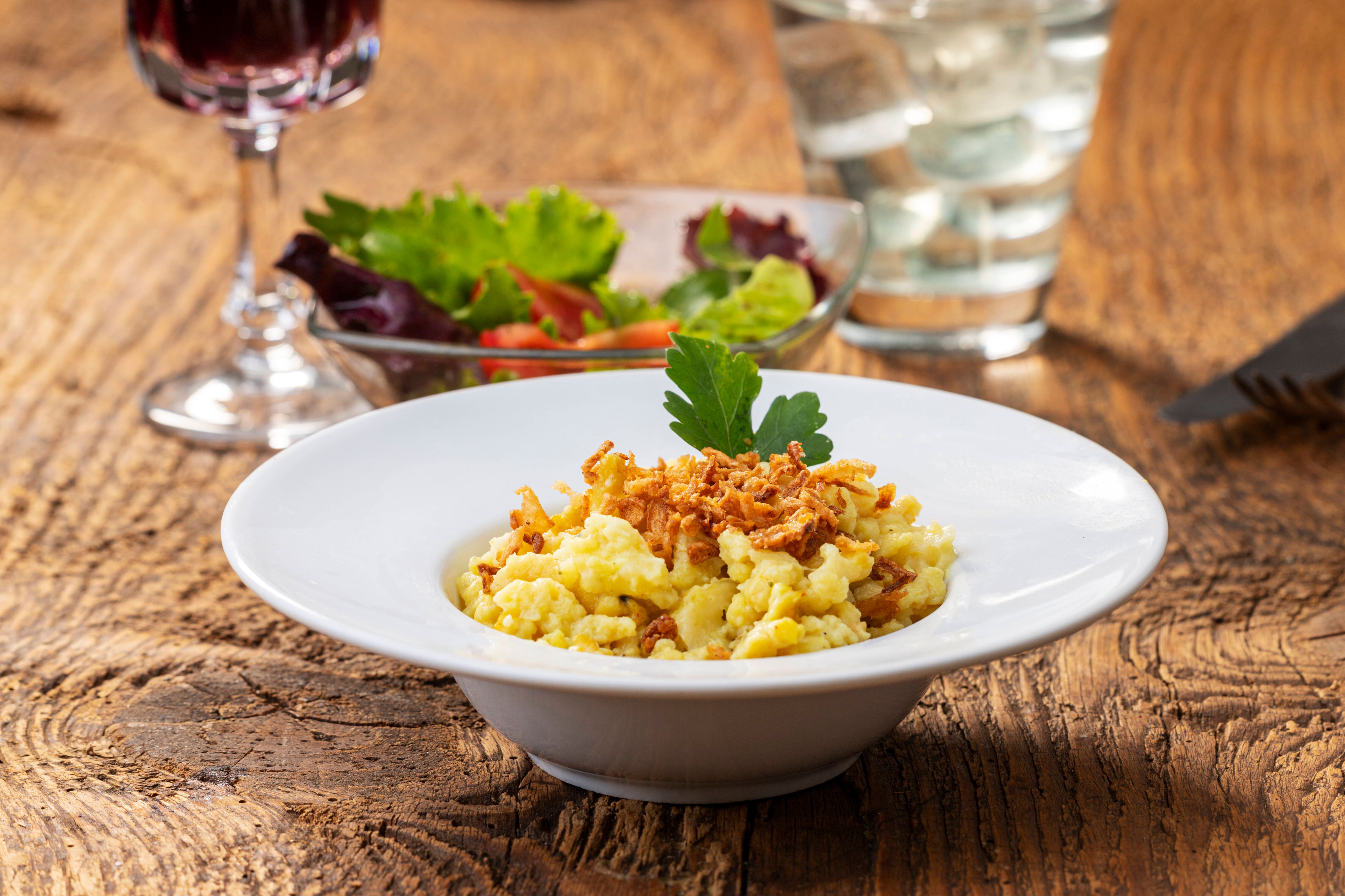 Image - Blitzschnelles Rezept für Käsespätzle: Mit dem Ofen-Trick sind sie im Nu fertig