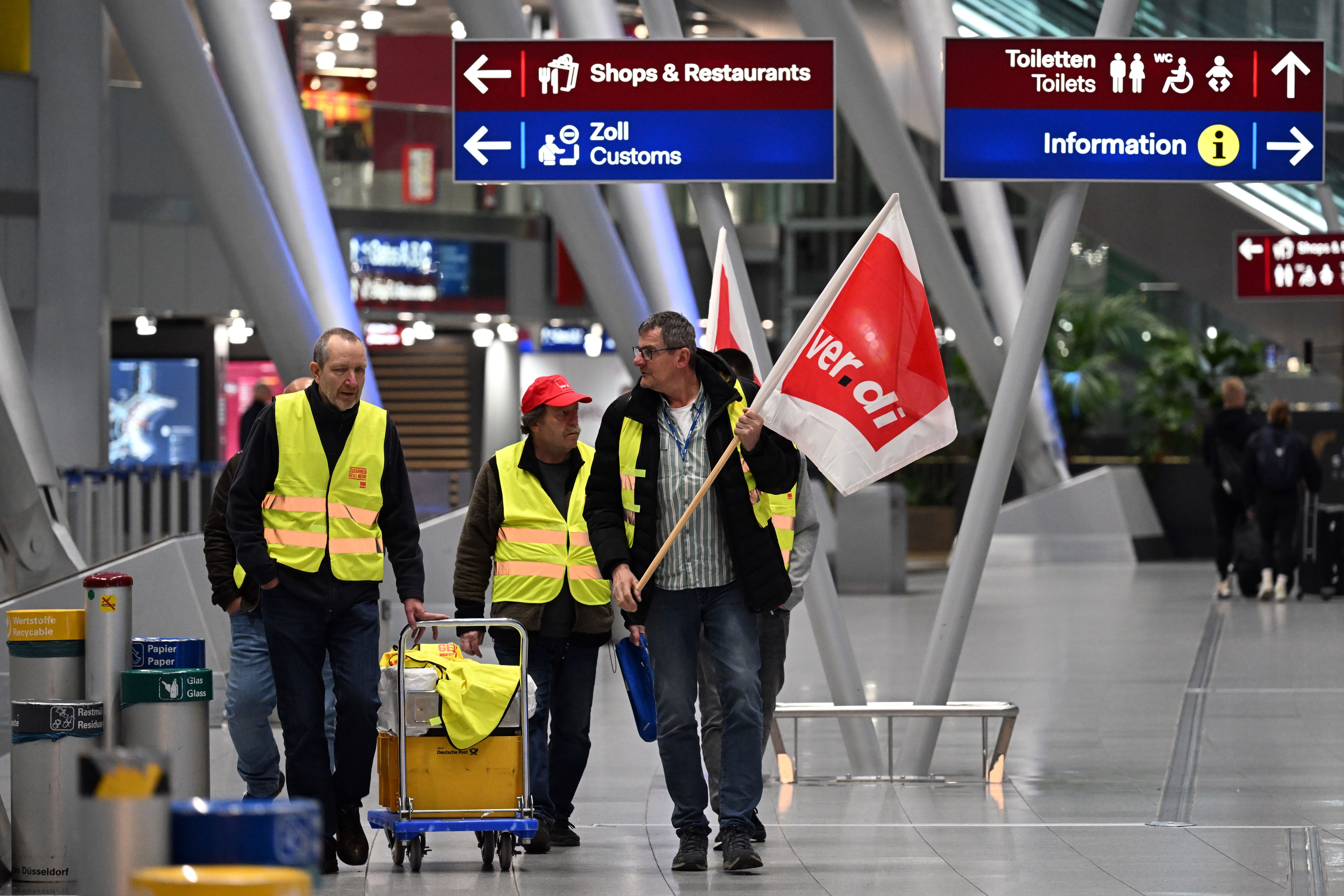 Superstreik Bei Bus, Bahn Und Am Flughafen: DAS Sind Ihre Rechte, Wenn ...