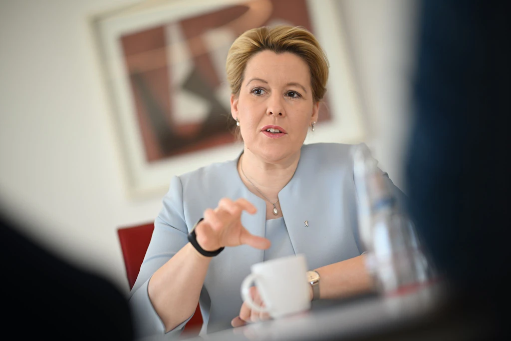 Wegner und Giffey: Klimaneutralität bis 2030 nicht drin