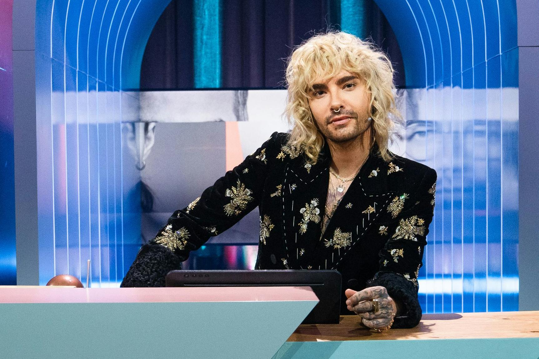 Bill Kaulitz von Tokio Hotel gewann in der letzten Folge von „Wer stiehlt mir die Show?“ das Cover des „Rätsel-Karussell“.