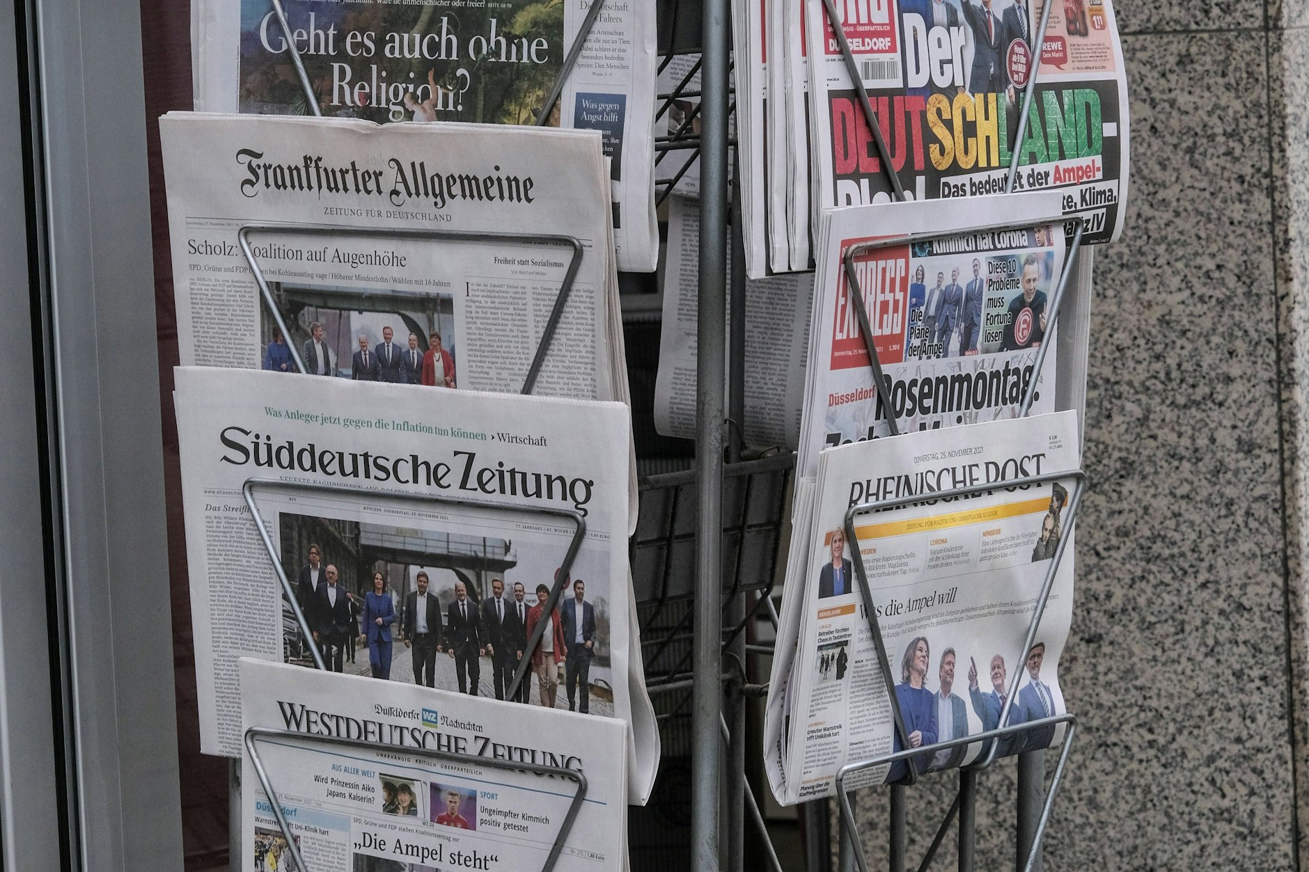 Bei Boulevardmedien sind die Geschichten und Schlagzeilen emotionaler und größer.&nbsp;