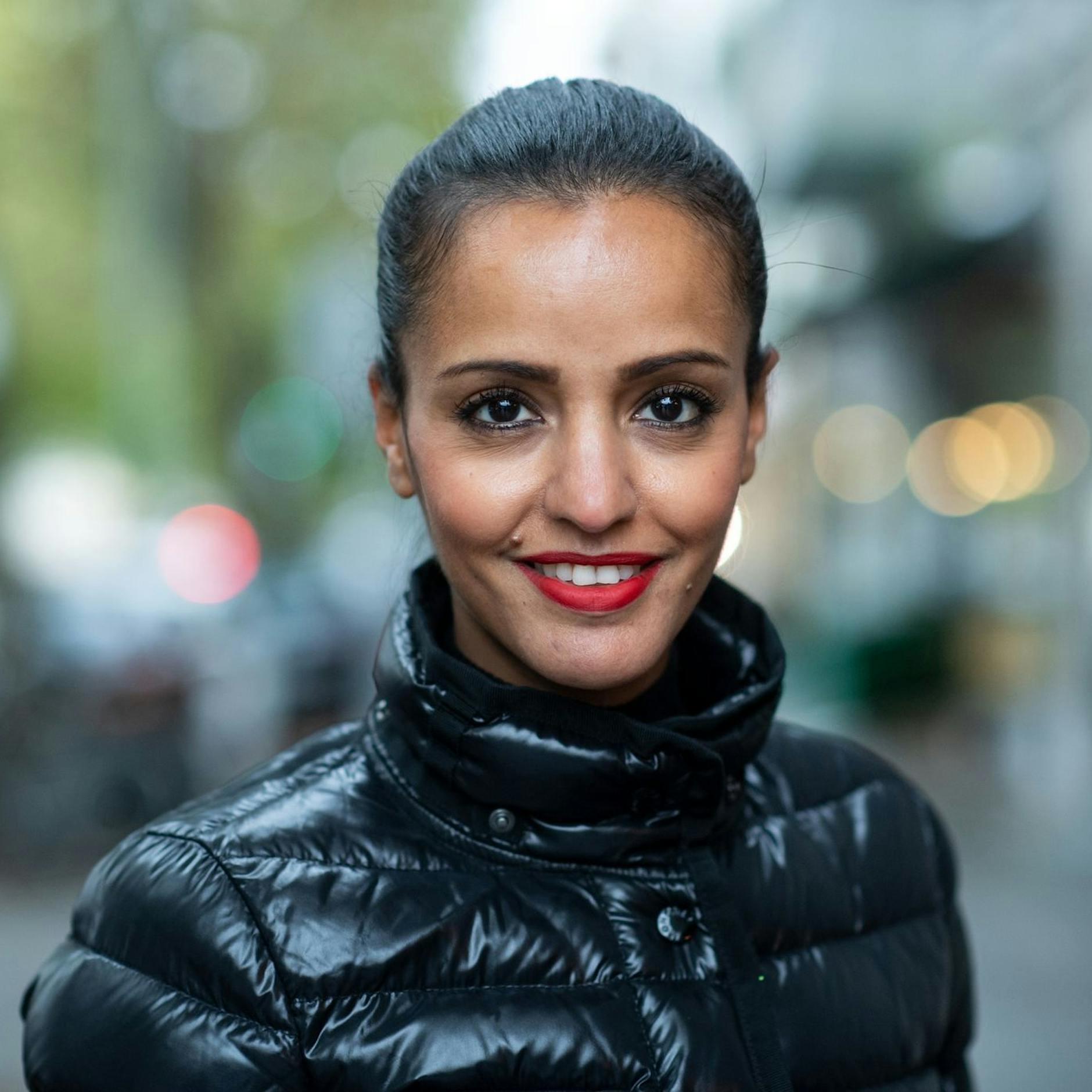 Hass und Hetze im Internet: Sawsan Chebli erzählt, wie Hate Speech ihr zu schaffen macht und wie man sie stoppen kann