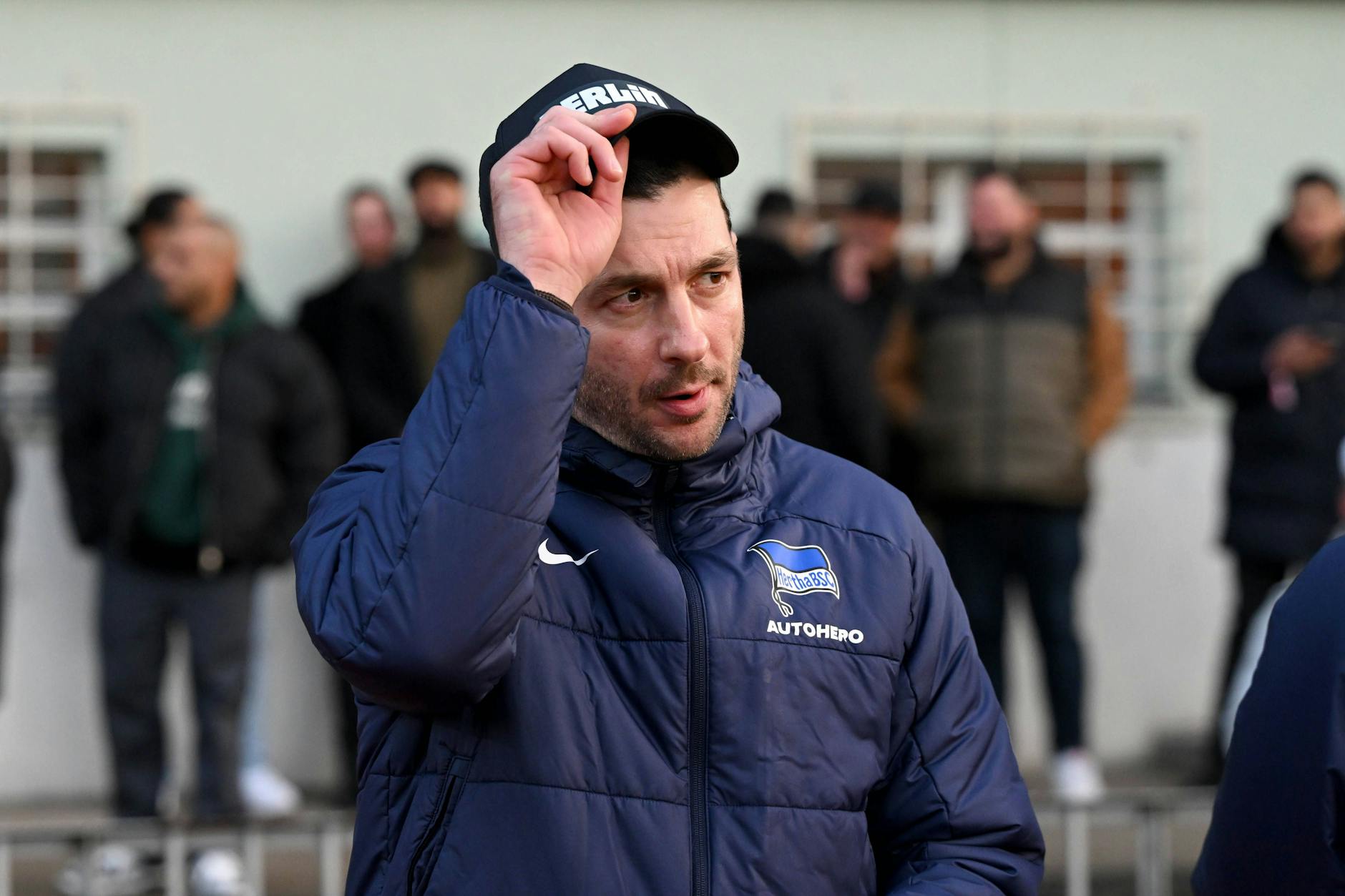 Die Spieler haben ein gutes Verhältnis zu Trainer Sandro Schwarz. Doch leider hat Hertha BSC zu wenig Punkte und steckt mal wieder mitten im Abstiegskampf.