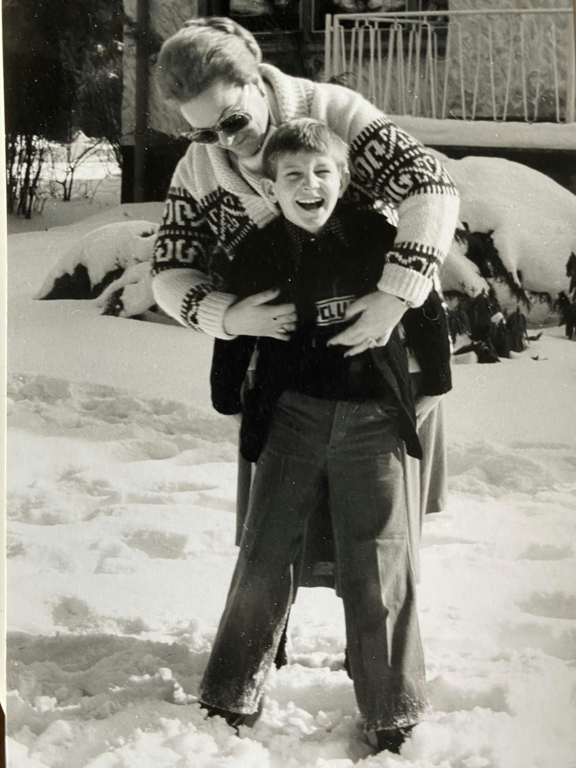 Björn Casapietra mit seiner Mutter in Rauchfangswerder bei Schmöckwitz