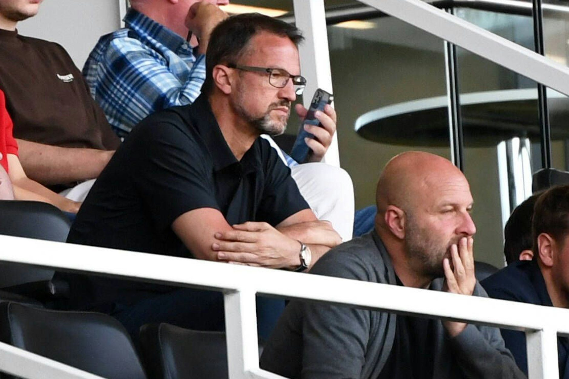 Ex-Manager Fredi Bobic und sein sogenannter Kaderplaner Dirk Dufner (M.) machten Hertha BSC nicht besser, sondern schlechter.