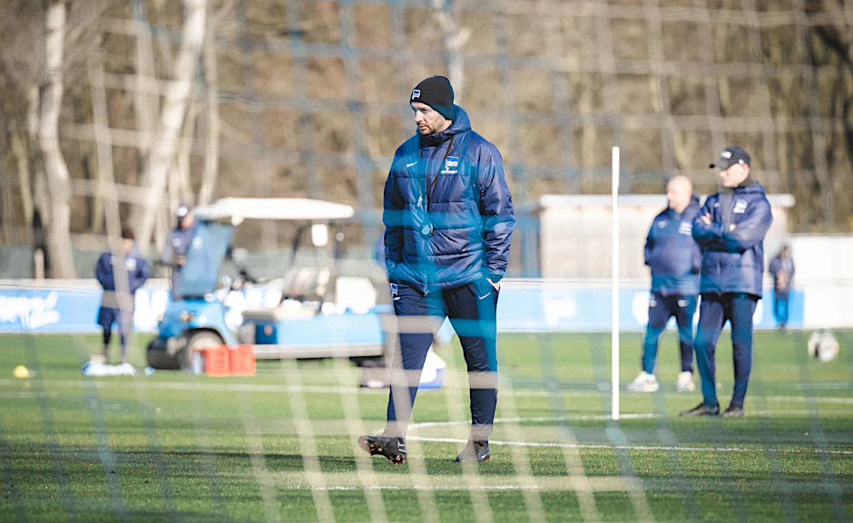 Wie gewohnt leitete Sandro Schwarz auch zu Beginn dieser Woche das Training bei Hertha BSC.
