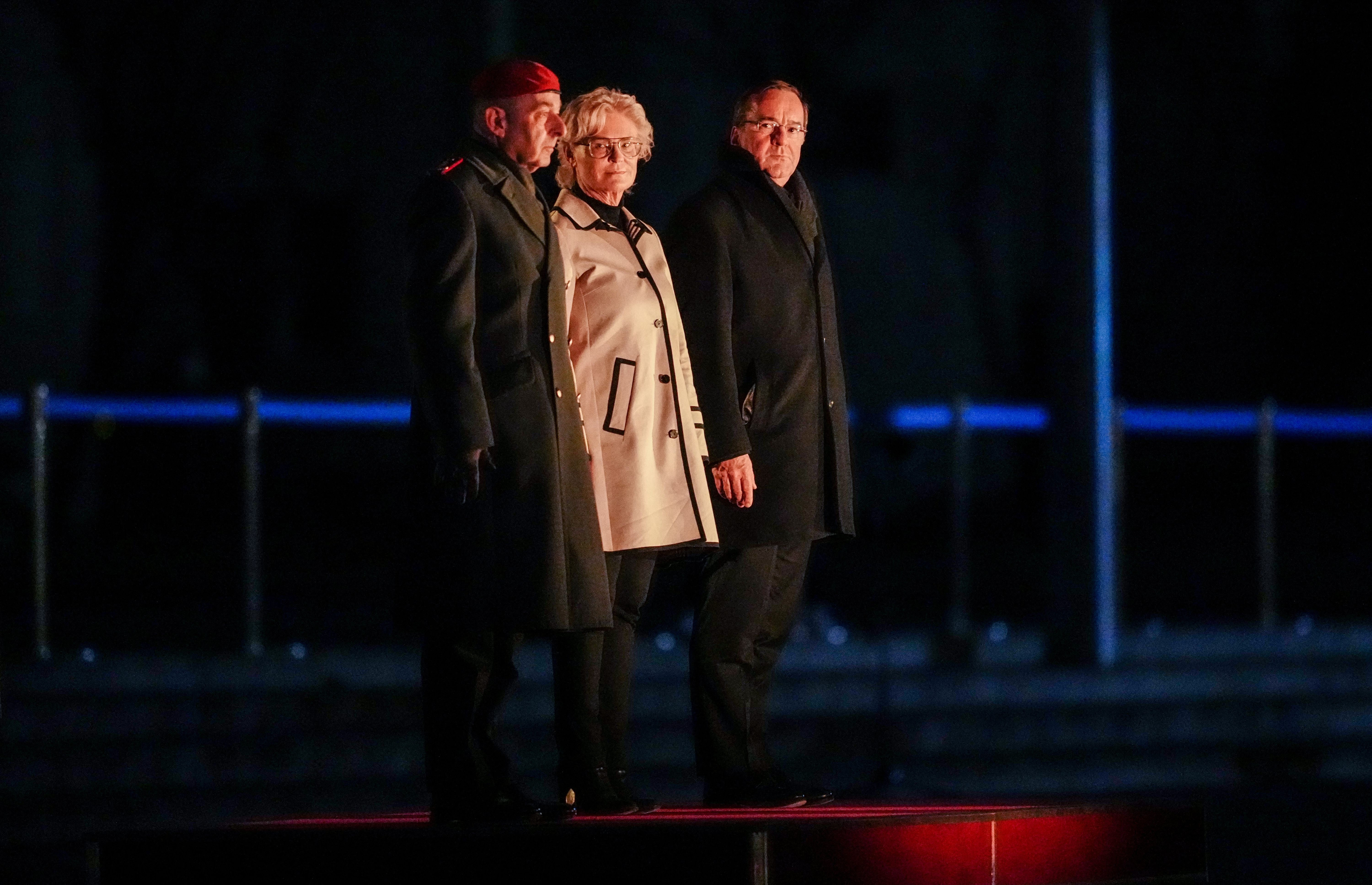 Image - Nach Rücktritt: Bundeswehr hat Lambrecht mit Großem Zapfenstreich verabschiedet