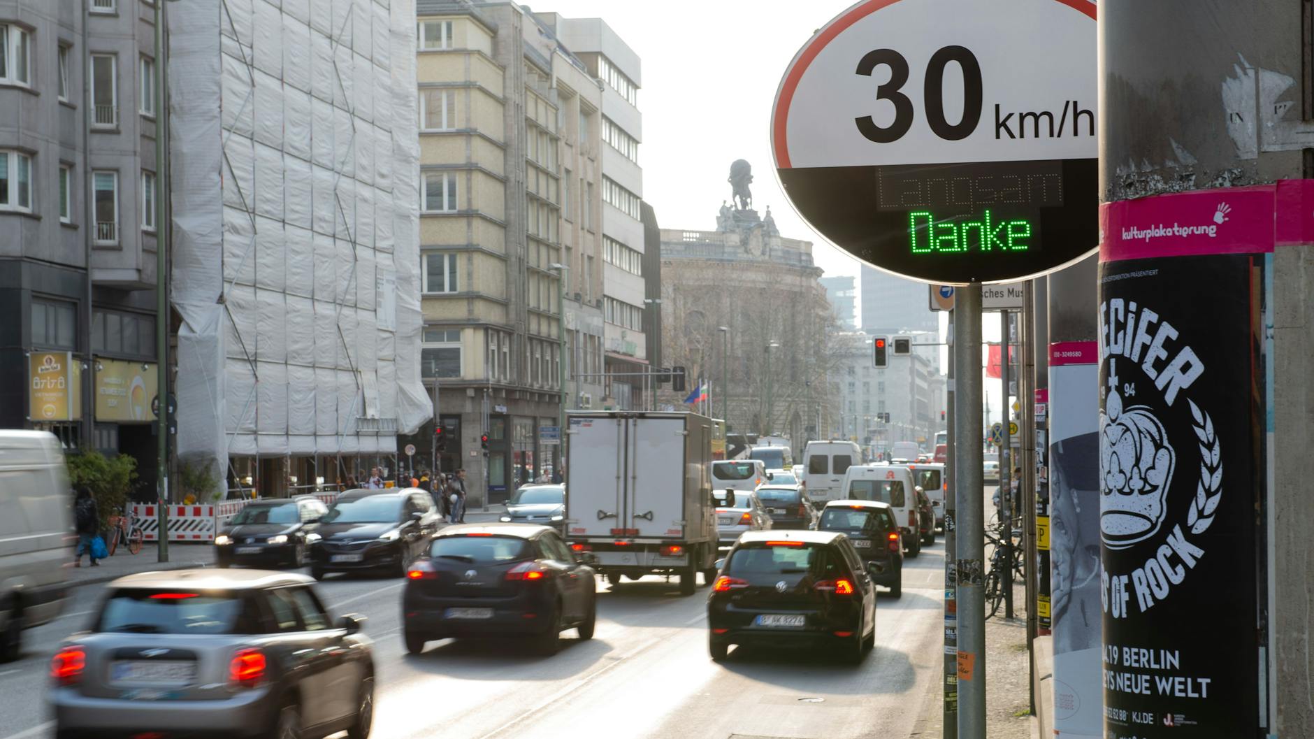 Dieser Teil der Leipziger Straße ist Umweltzone: Hier darf nur Tempo 30 gefahren werden.