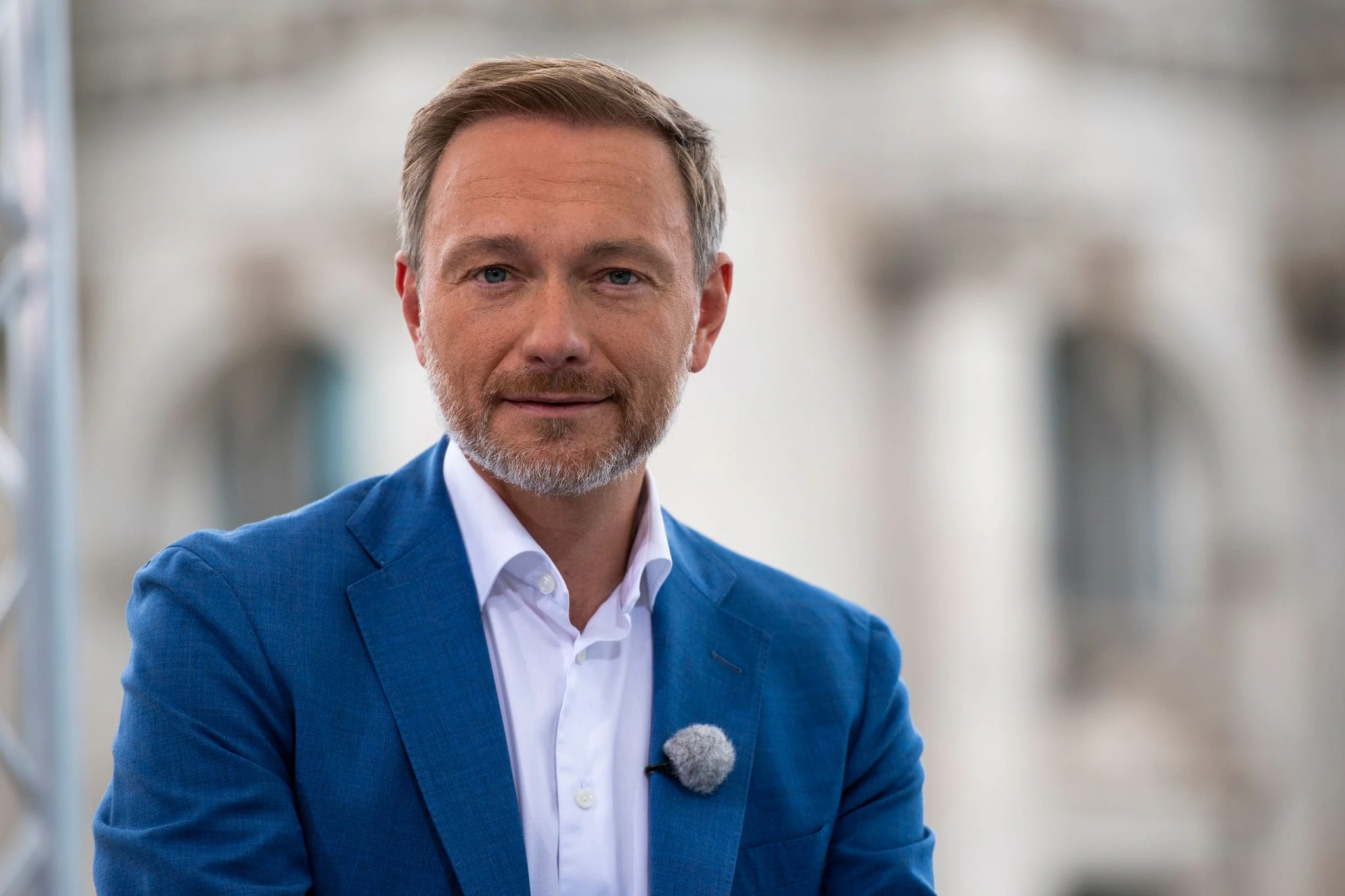 ARCHIV - Finanzminister Christian Lindner beim Sommerinterview des ARD-«Berichts aus Berlin».  
