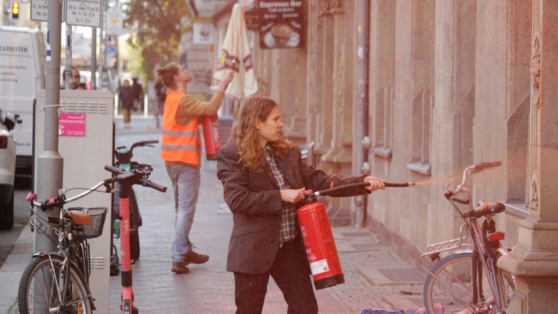 Auch die Parteizentrale der FDP wurde im November mit Farbe besprüht.