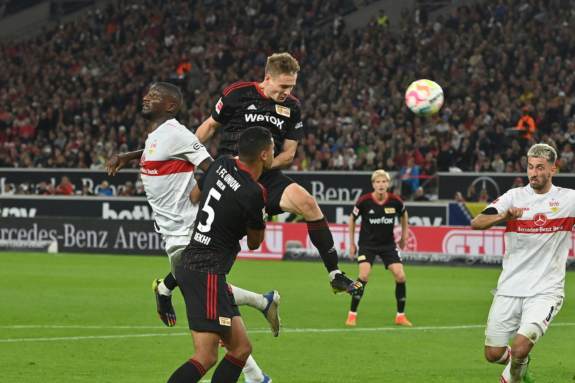 Kraftvoll hochgesprungen und geköpft! Paul Jaeckel traf für den 1. FC Union im 1:0-Hinspiel beim VfB Stuttgart.