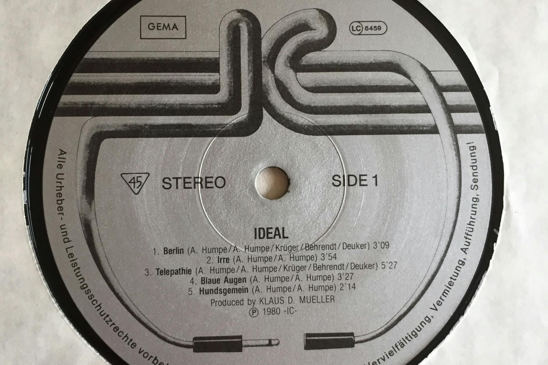 Das Debütalbum von Ideal aus dem Jahr 1980, hier Seite 1, ist ein Klassiker der Neuen Deutschen Welle.