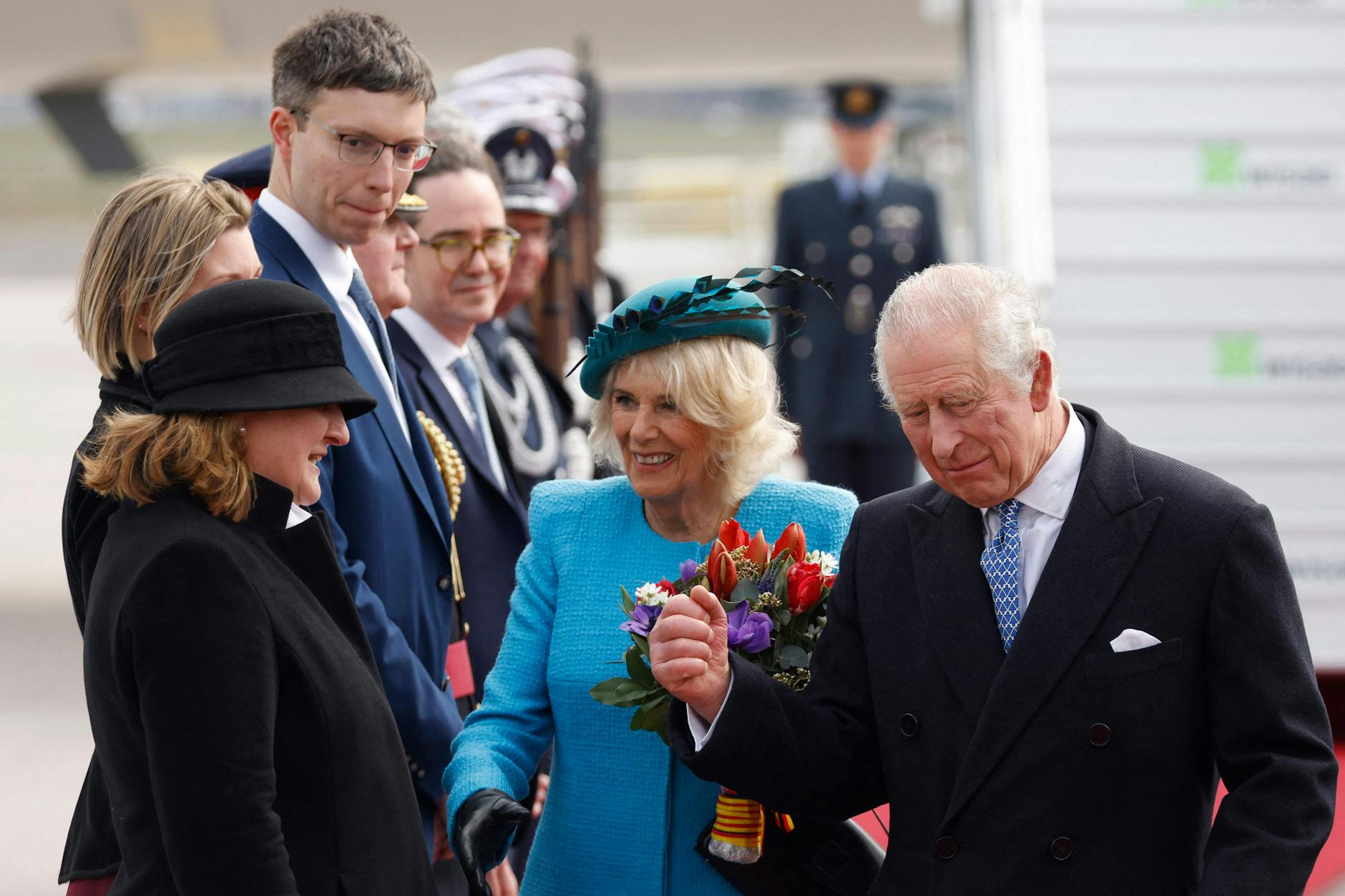 König Charles und Königin Camilla werden in Berlin empfangen. 