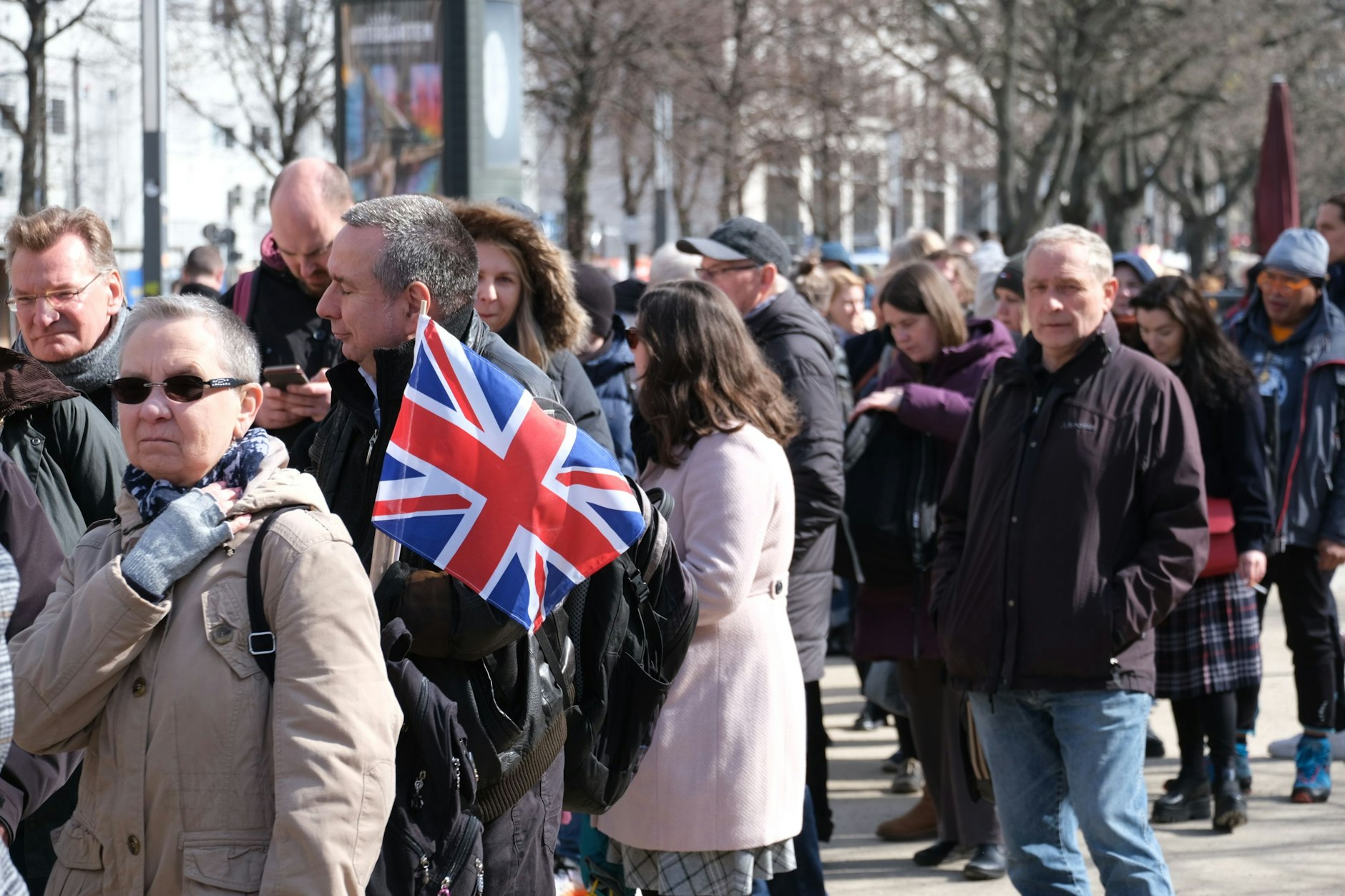 Anstehen für die Royals: Am Brandenburger Tor bildeten sich lange Schlangen.