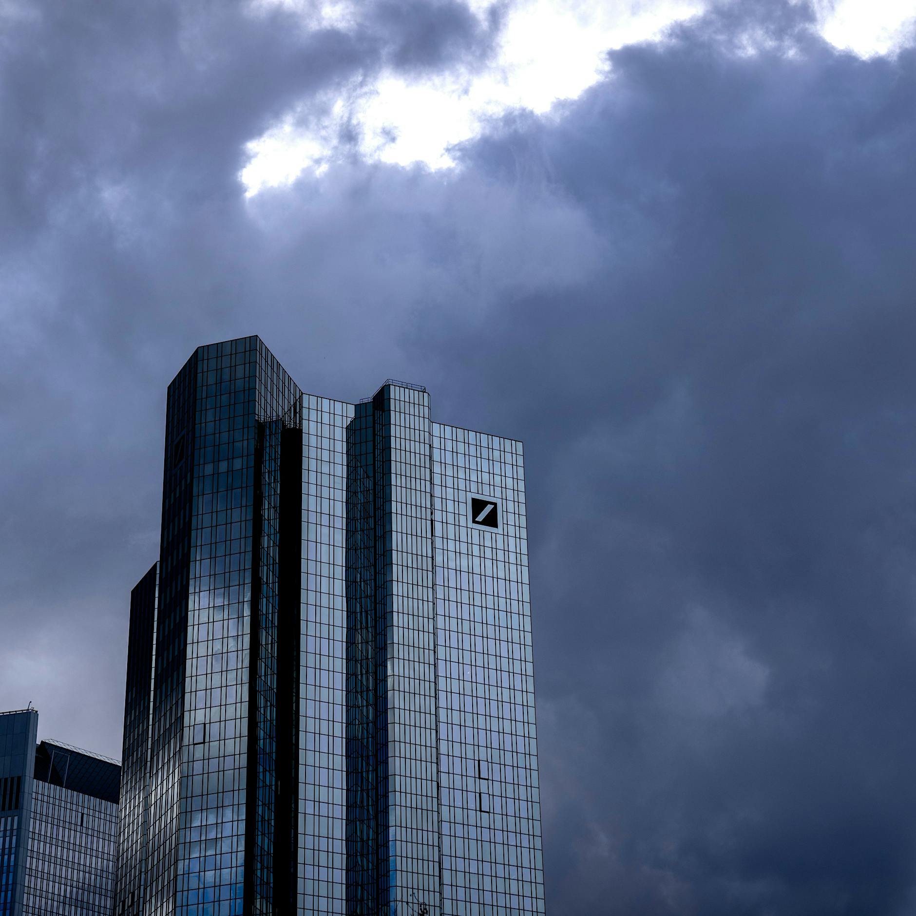 Tagesverlust von 15 Prozent: Wer brachte die Deutsche Bank ins Wanken?