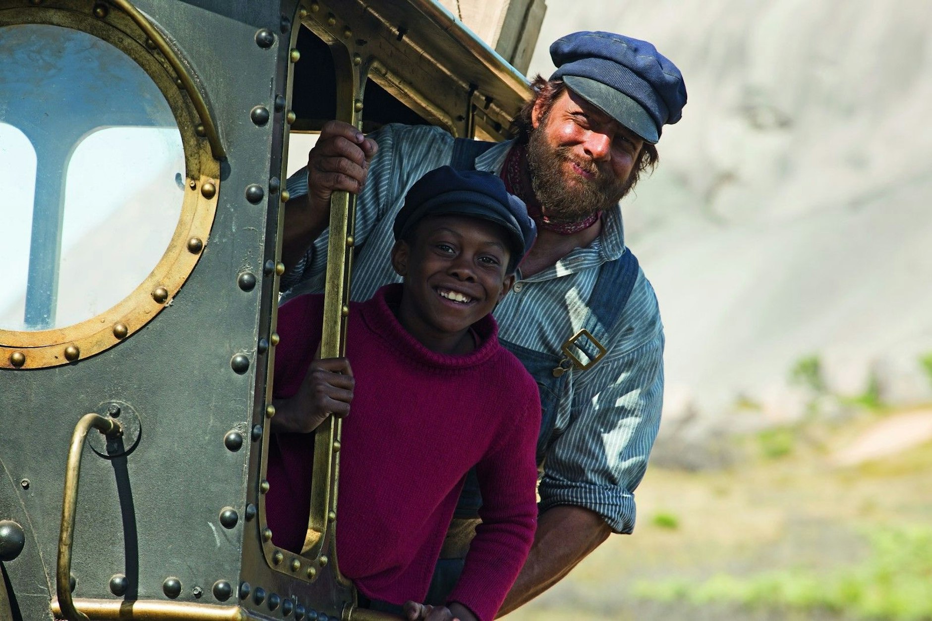 Solomon Gordon und Henning Baum im Film „Jim Knopf und Lukas der Lokomotivführer“