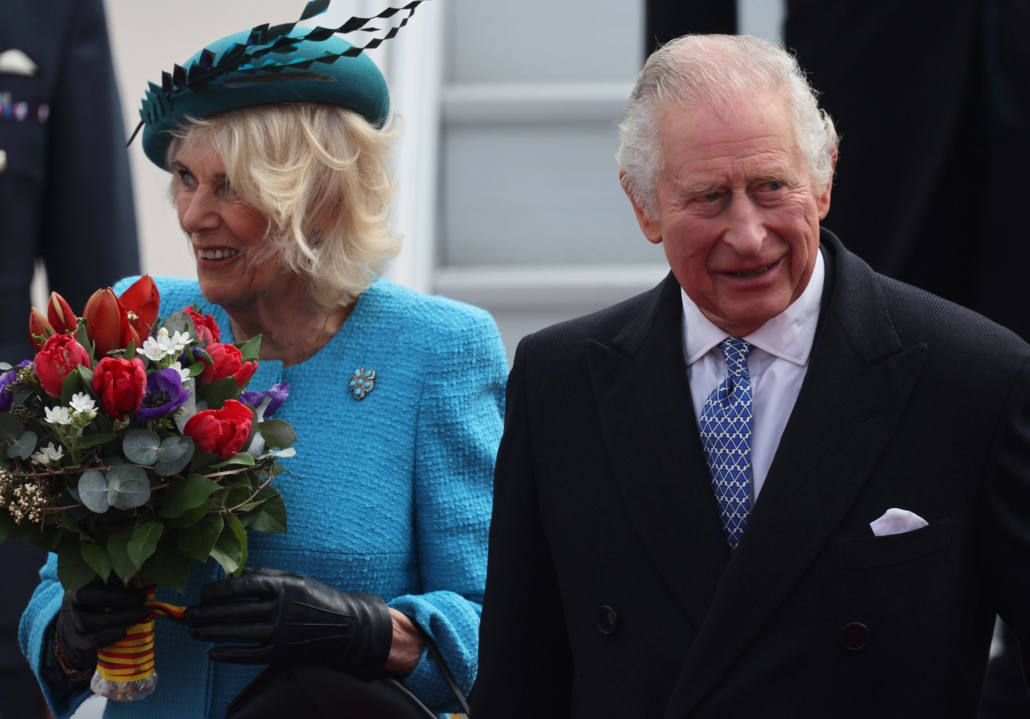 Update! Ein bisschen SED, ein wenig FDJ – fertig ist die britische Flagge: So werden König Charles III. und Camilla in Berlin begrüßt